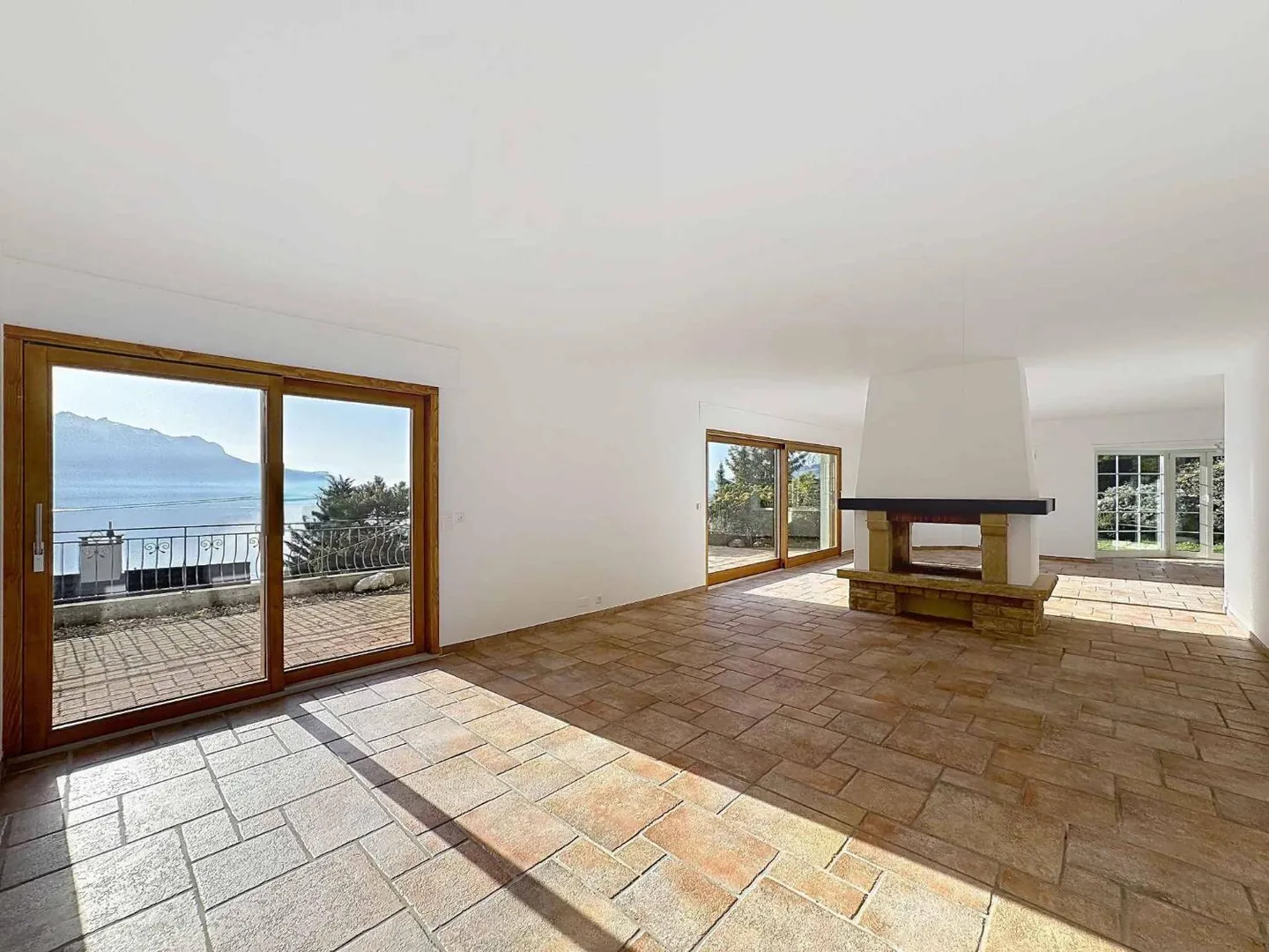 4,5 Zimmer von 147 m2 mit großer Terrasse und privatem Garten - Foto 5 von 13