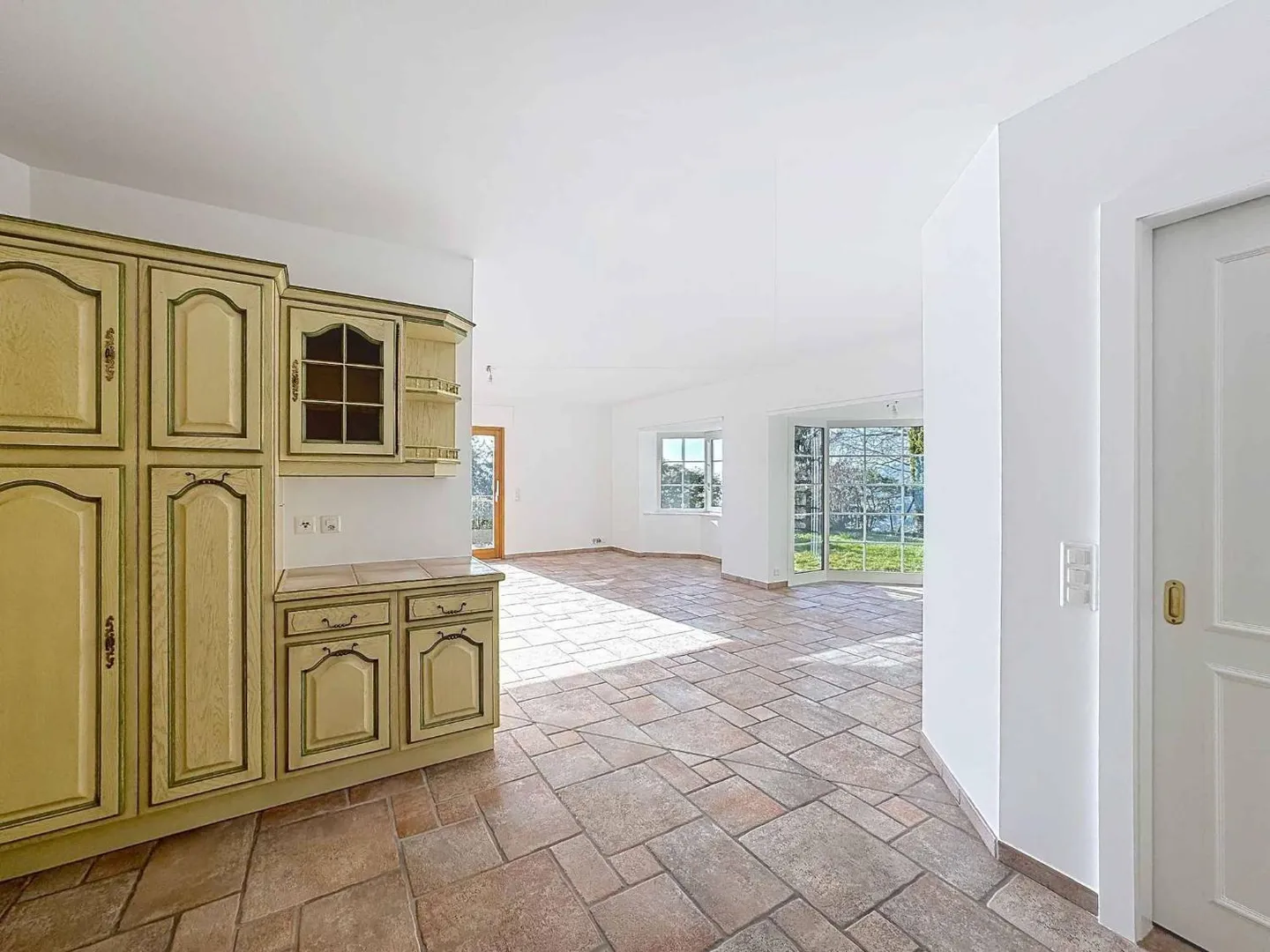 4,5 Zimmer von 147 m2 mit großer Terrasse und privatem Garten - Foto 9 von 13