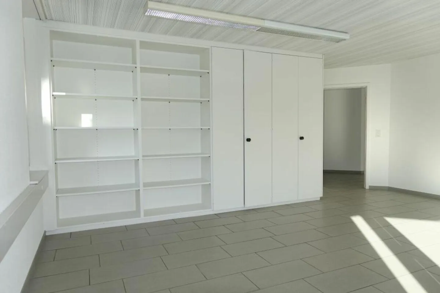 Praxis- oder Büroräumlichkeiten im EG - Foto 14 von 30