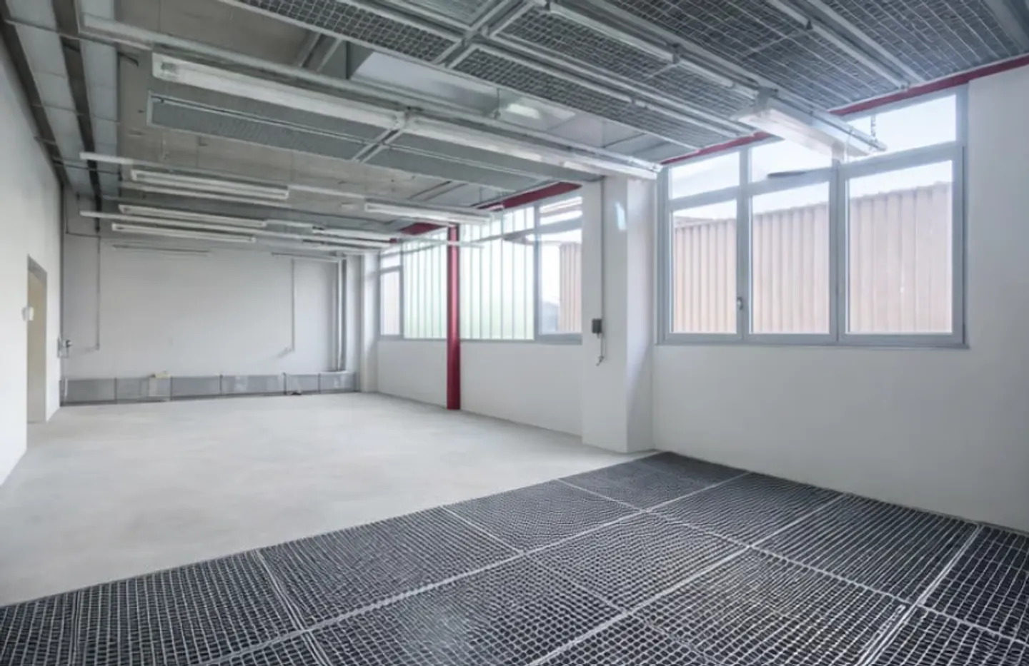 Espace commercial spacieux et polyvalent dans un emplacement central à Bülach - Photo 2 sur 5
