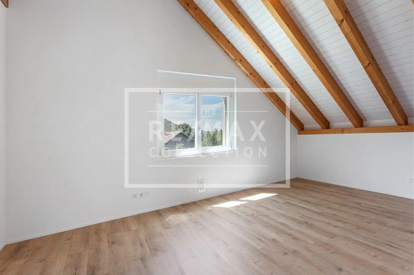 10.5-Zi.-Einfamilienhaus mit traumhafter Aussicht - Foto 10 von 13