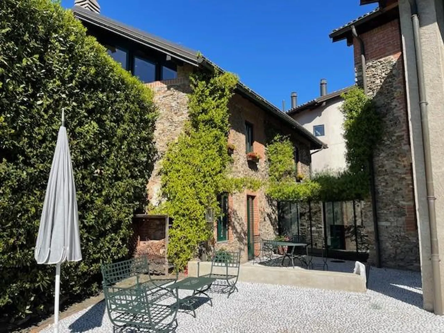 Grande, exclusive et originale propriété au cœur de Muzzano - Photo 4 sur 20