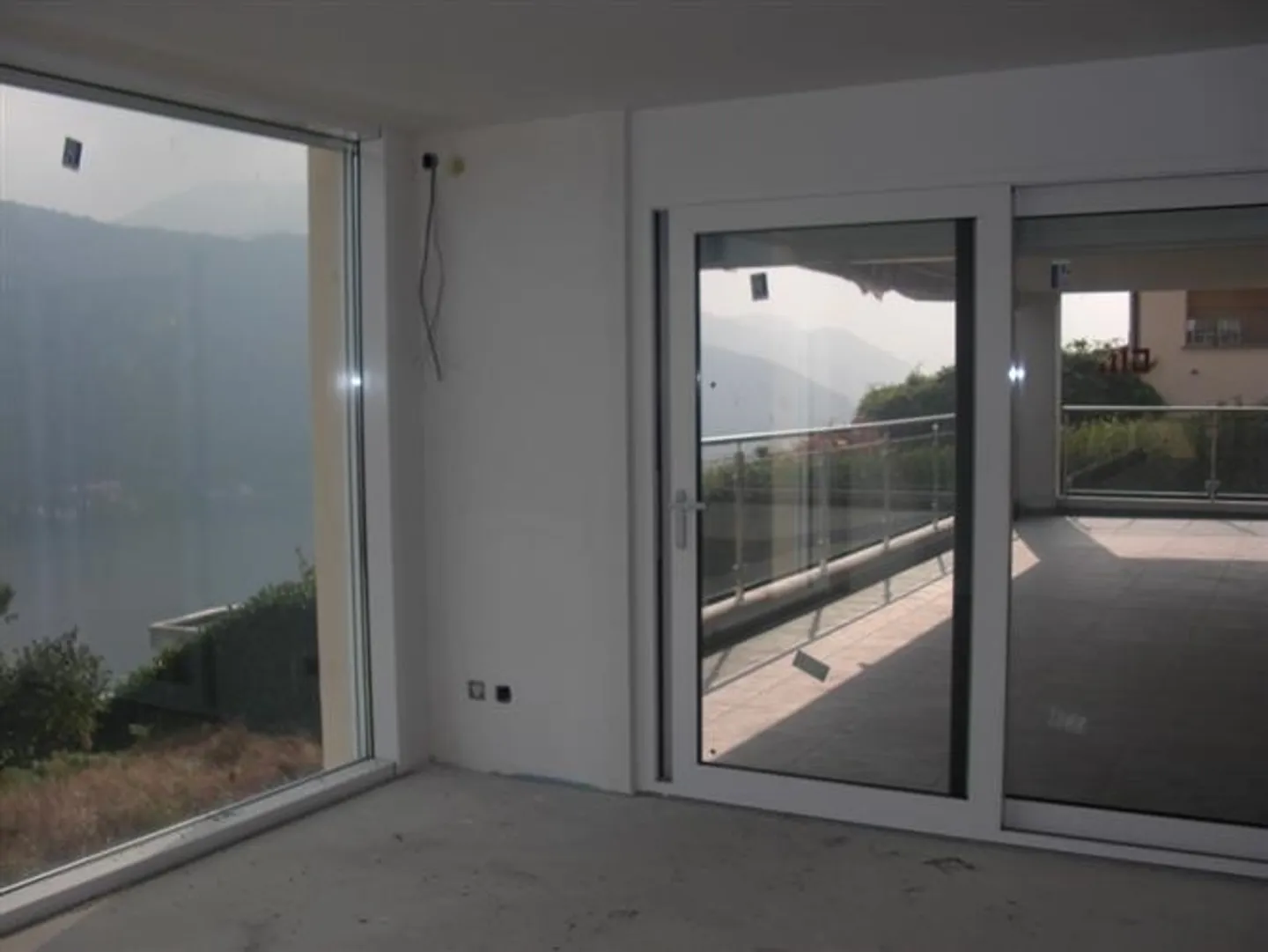 Appartamento in vendita - Foto 2 di 3