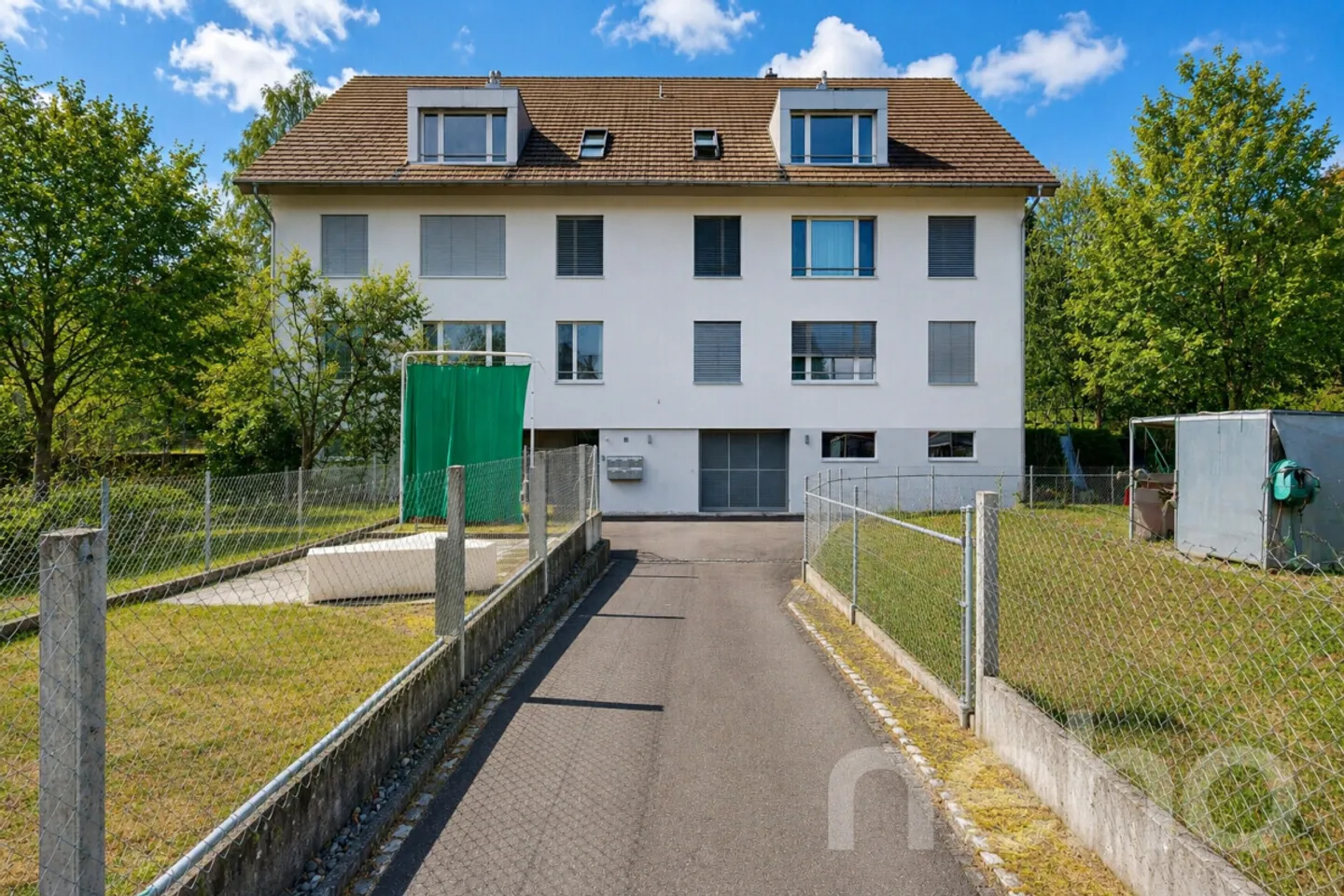 Appartement sous les combles moderne de 4,5 pièces dans un emplacement central mais calme - Photo 9 sur 12