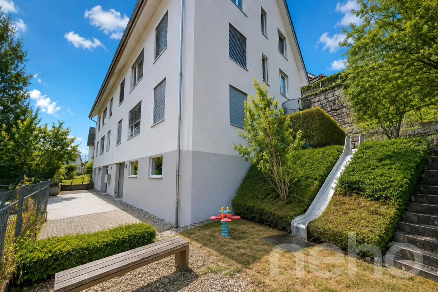 Appartement sous les combles moderne de 4,5 pièces dans un emplacement central mais calme - Photo 12 sur 12