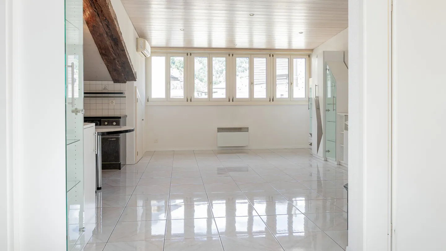 MFH con tre appartamenti e un locale commerciale nel centro di Brig - Foto 3 di 13