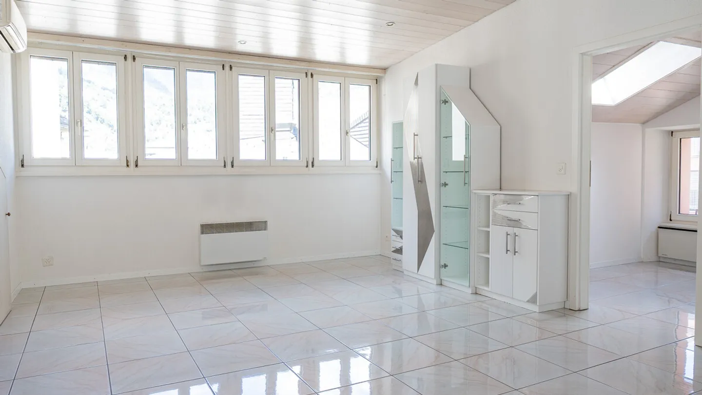 MFH con tre appartamenti e un locale commerciale nel centro di Brig - Foto 7 di 13