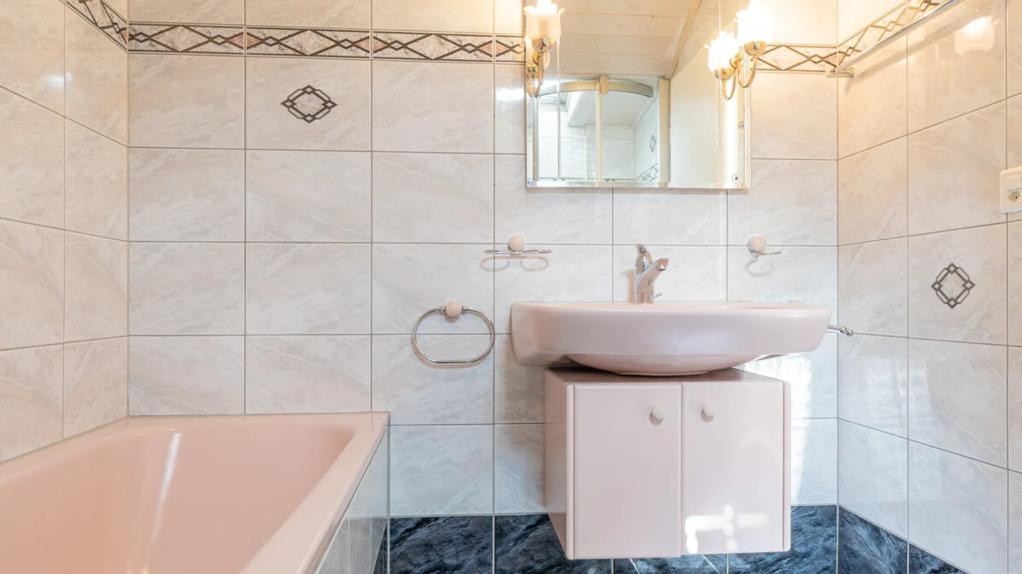 MFH con tre appartamenti e un locale commerciale nel centro di Brig - Foto 9 di 13