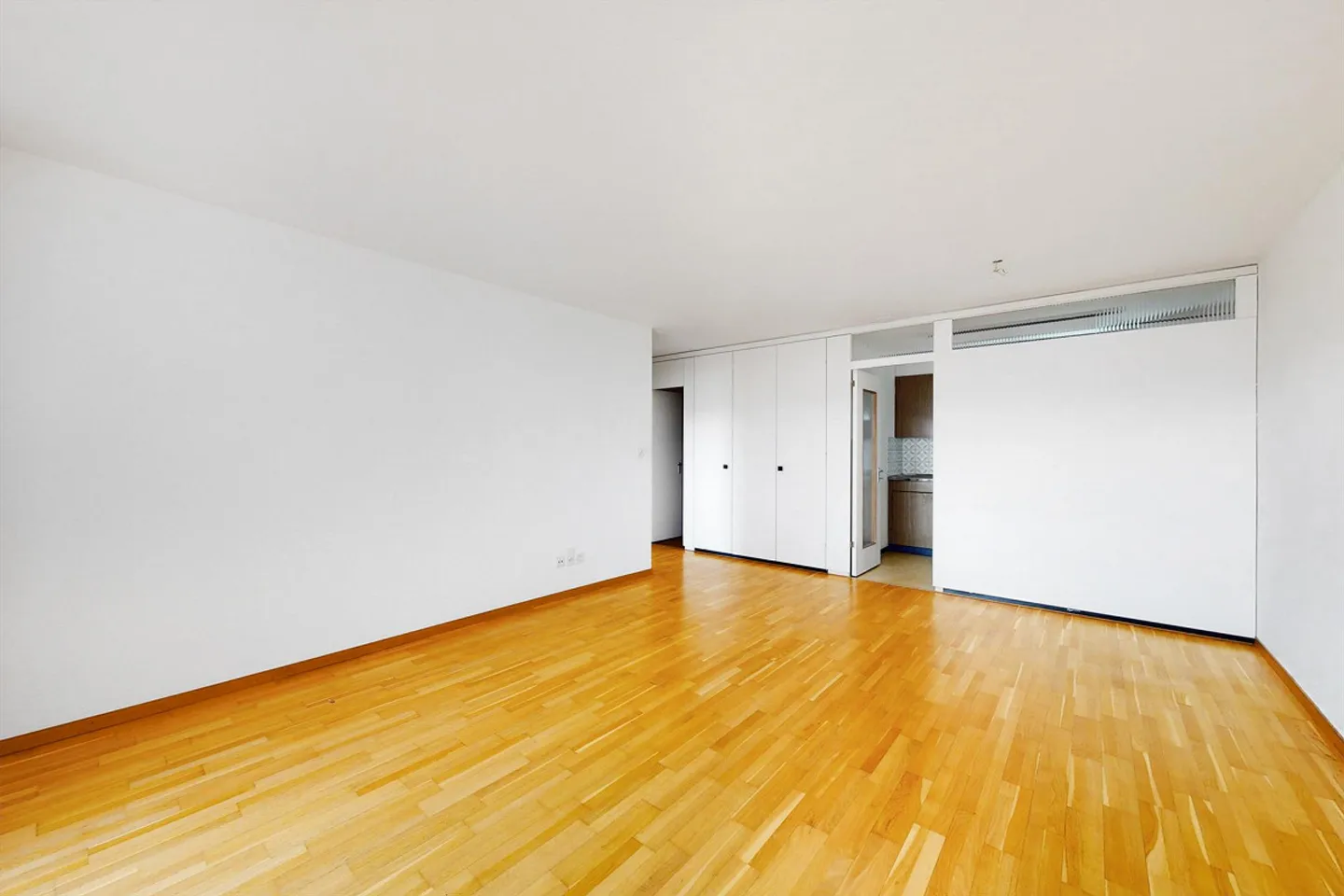 Apartment in the center of Biel! - Photo 4 of 7