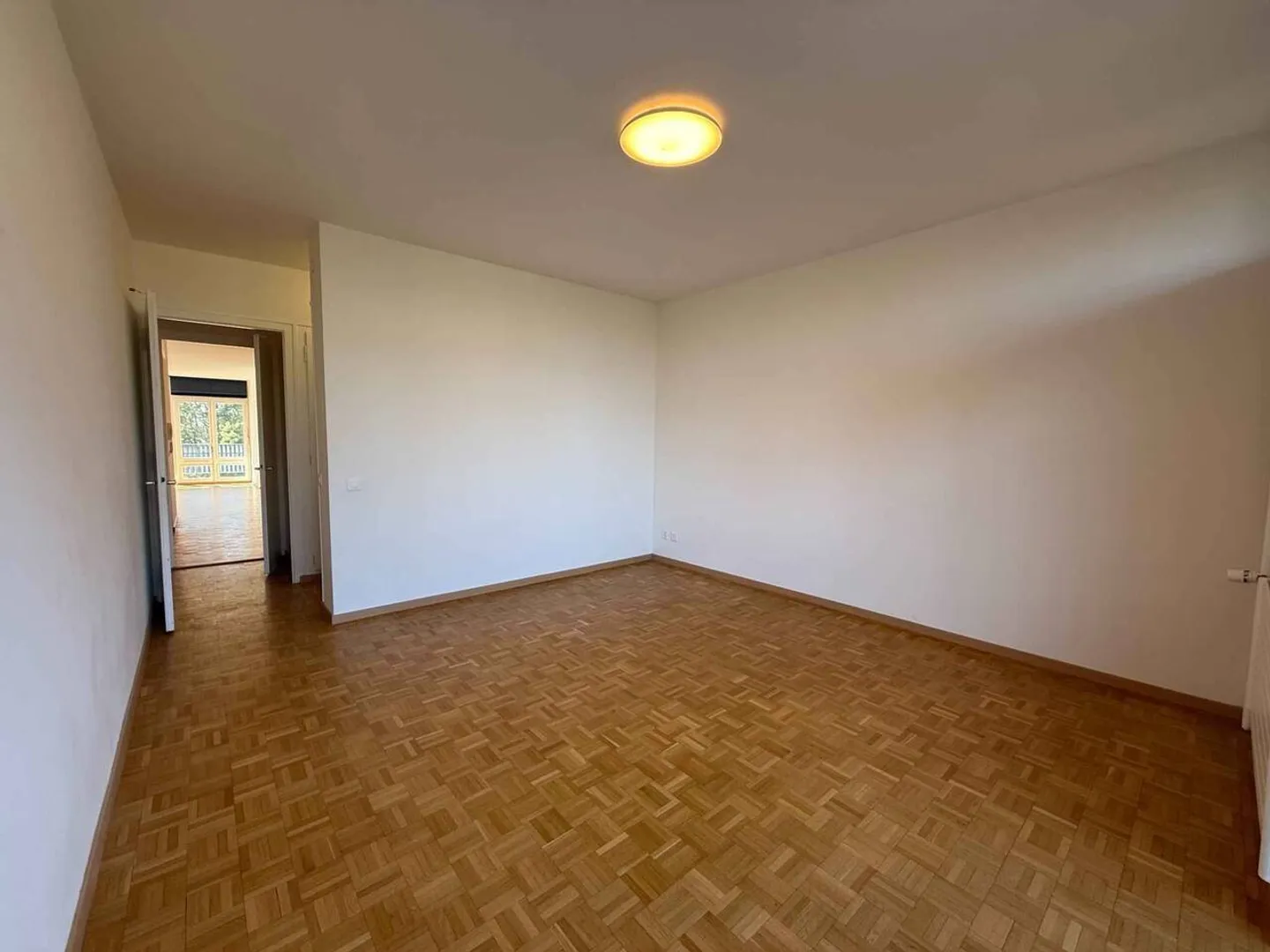 Appartamento di Lusso con Piscine - Foto 6 di 11