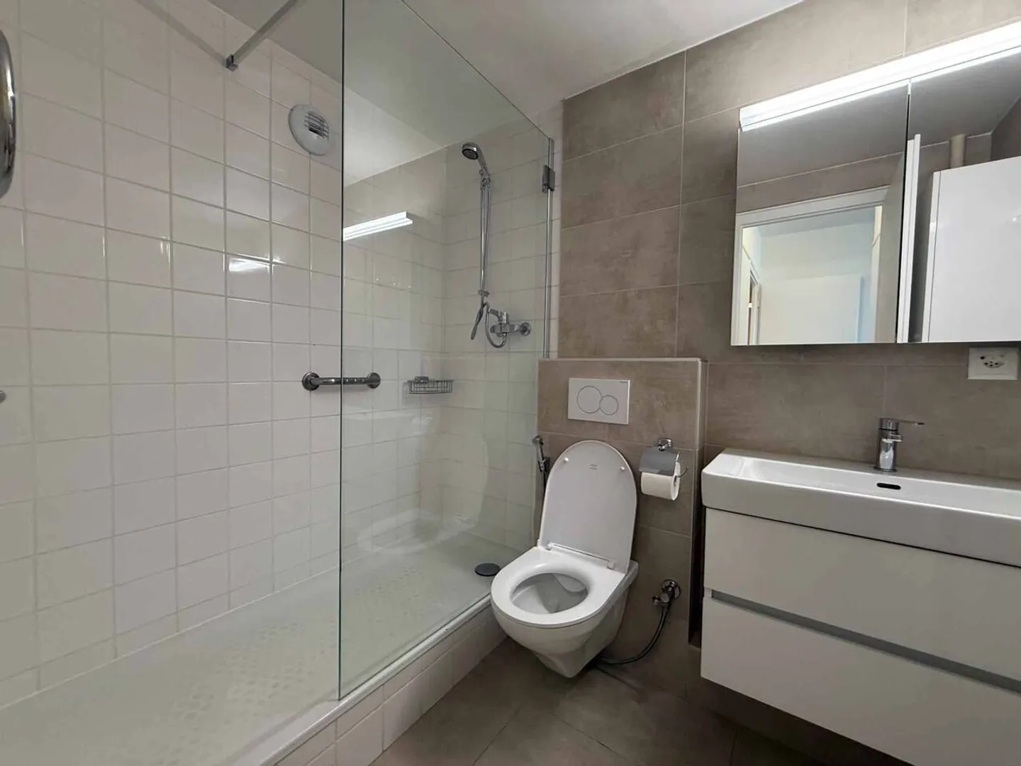 Appartamento di Lusso con Piscine - Foto 7 di 11