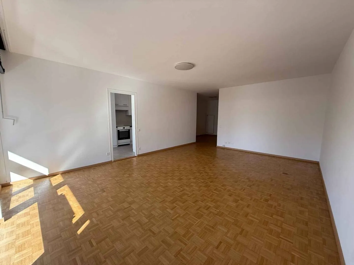 Appartamento di Lusso con Piscine - Foto 3 di 11