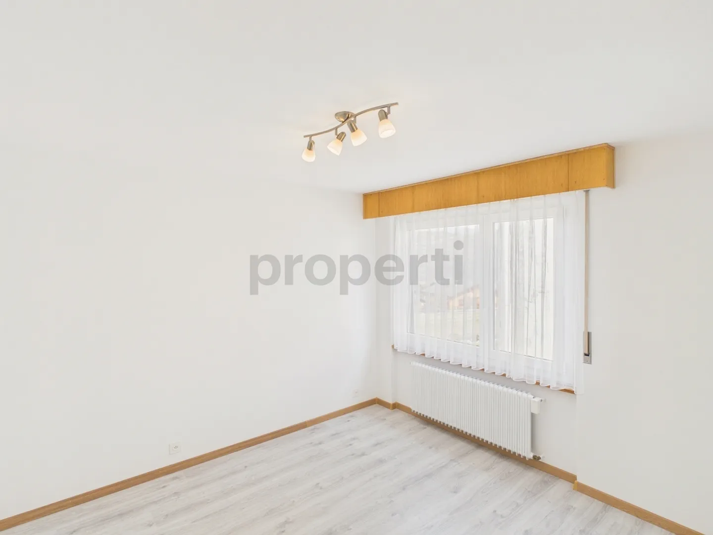 Grosszuegige Wohnung mit Balkon - Foto 7 von 13