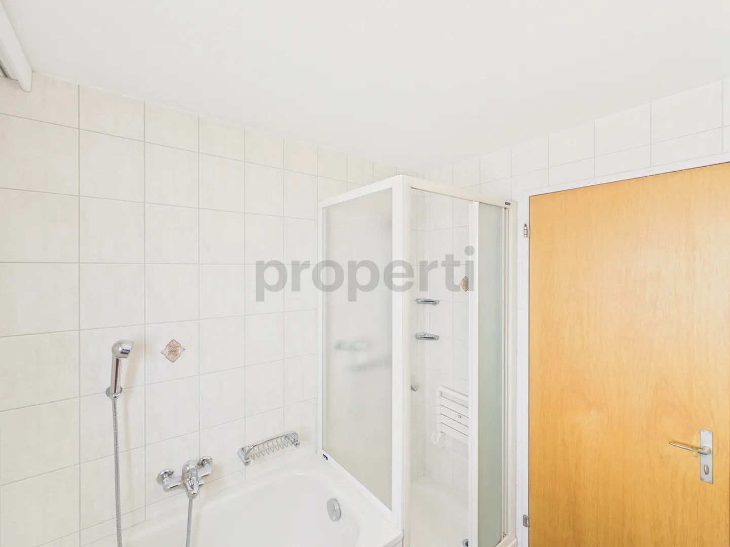 Grosszuegige Wohnung mit Balkon - Foto 9 von 13