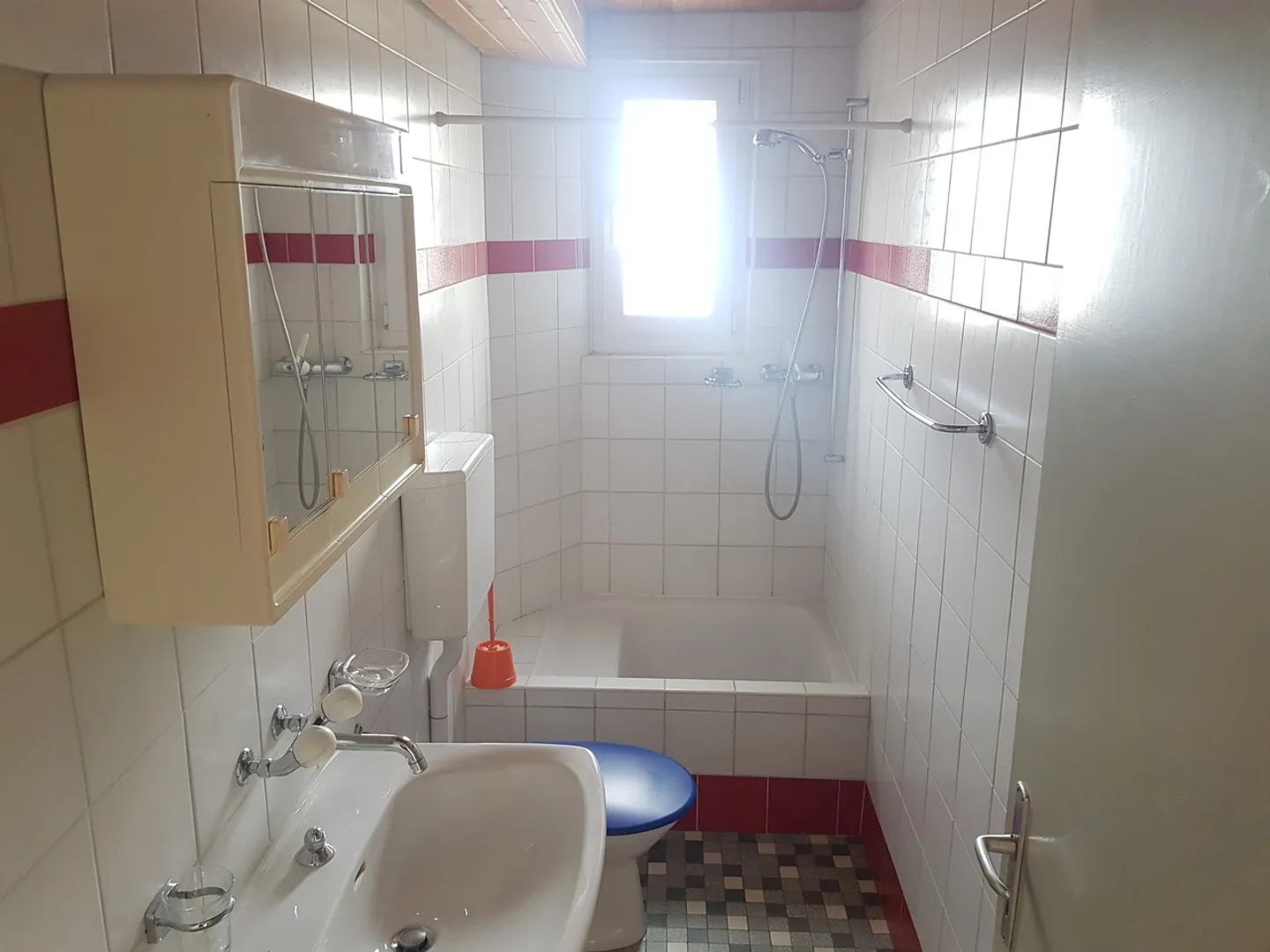 2.5-room apartment in Vendlincourt with large shared garden - Photo 5 of 17