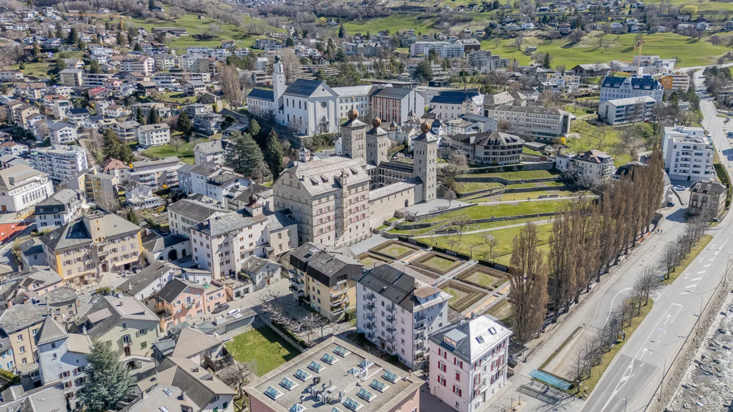 Uffici con appartamento monolocale in una posizione privilegiata a Brig - Foto 8 di 11