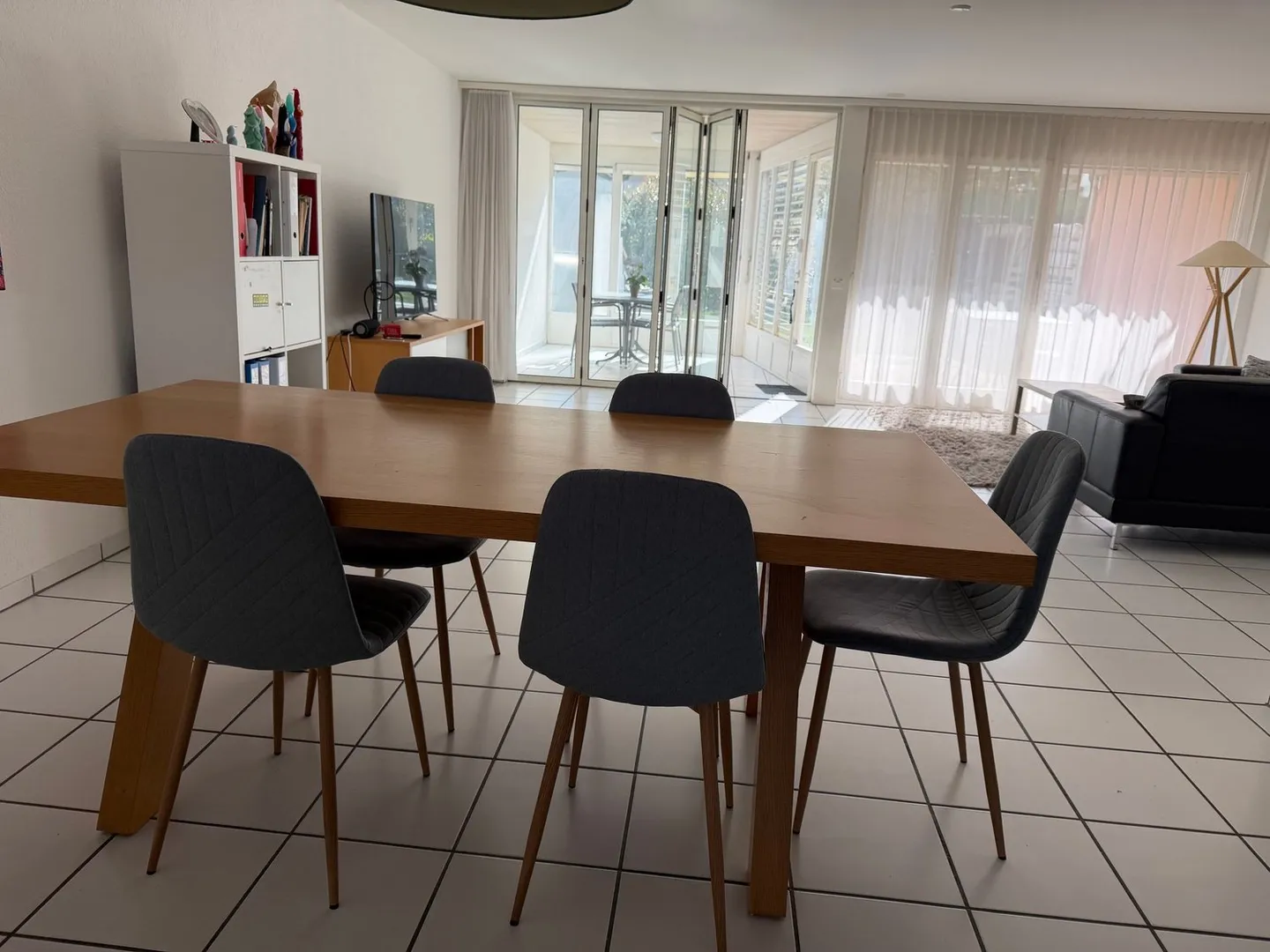 Spacious 5 Room Terraced Family House - Photo 2 of 13