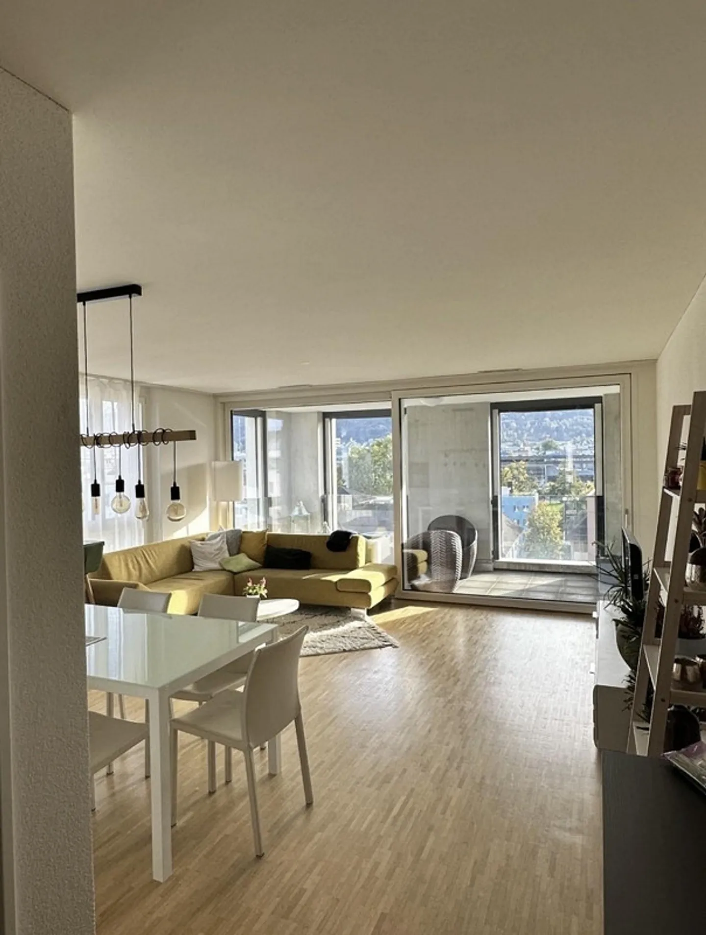 Großes Zimmer zur Miete in Zürich - Foto 2 von 9