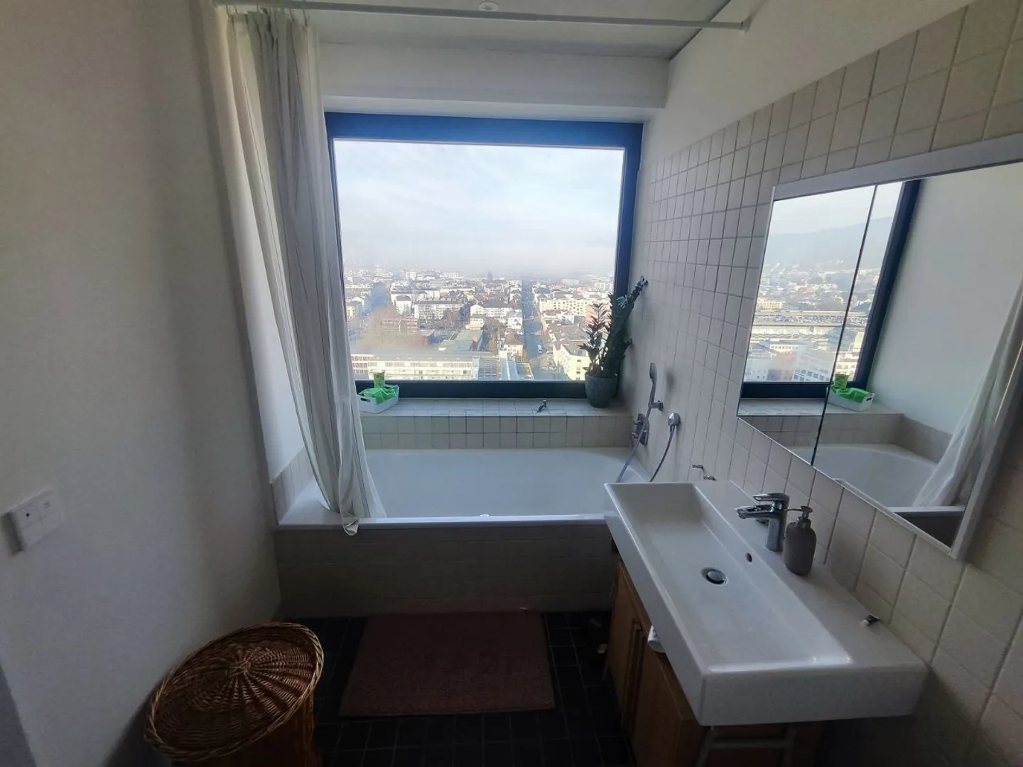 Stylish Apartment with Terrace - Photo 7 of 7