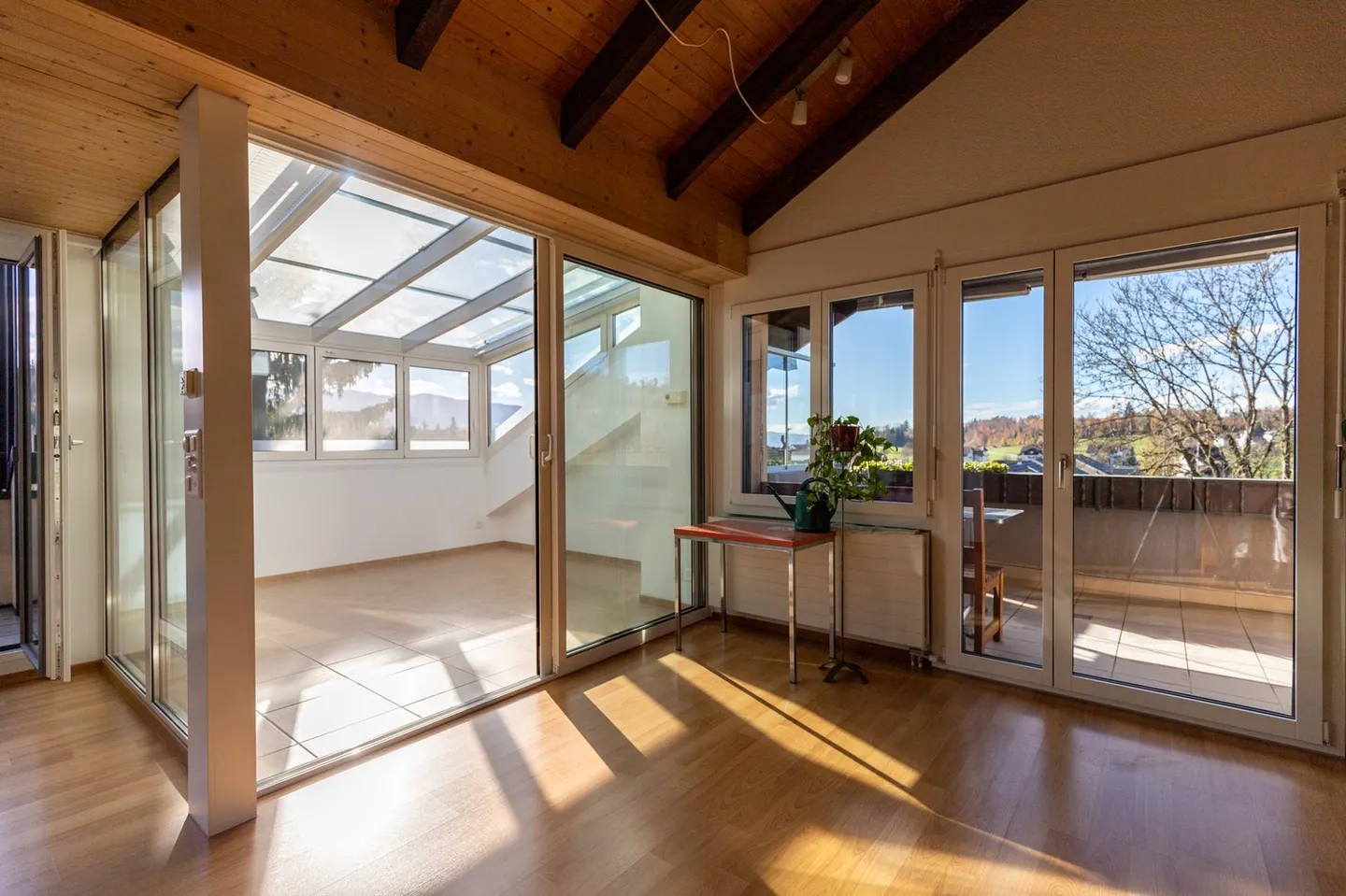 Grosszügige, charmante Dachwohnung in idyllischem Familienquartier - Foto 5 von 14