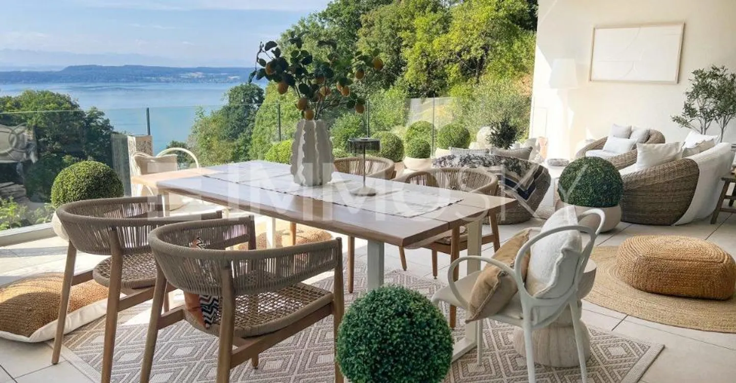 Appartamento di Lusso con Vista Lago - Foto 1 di 5