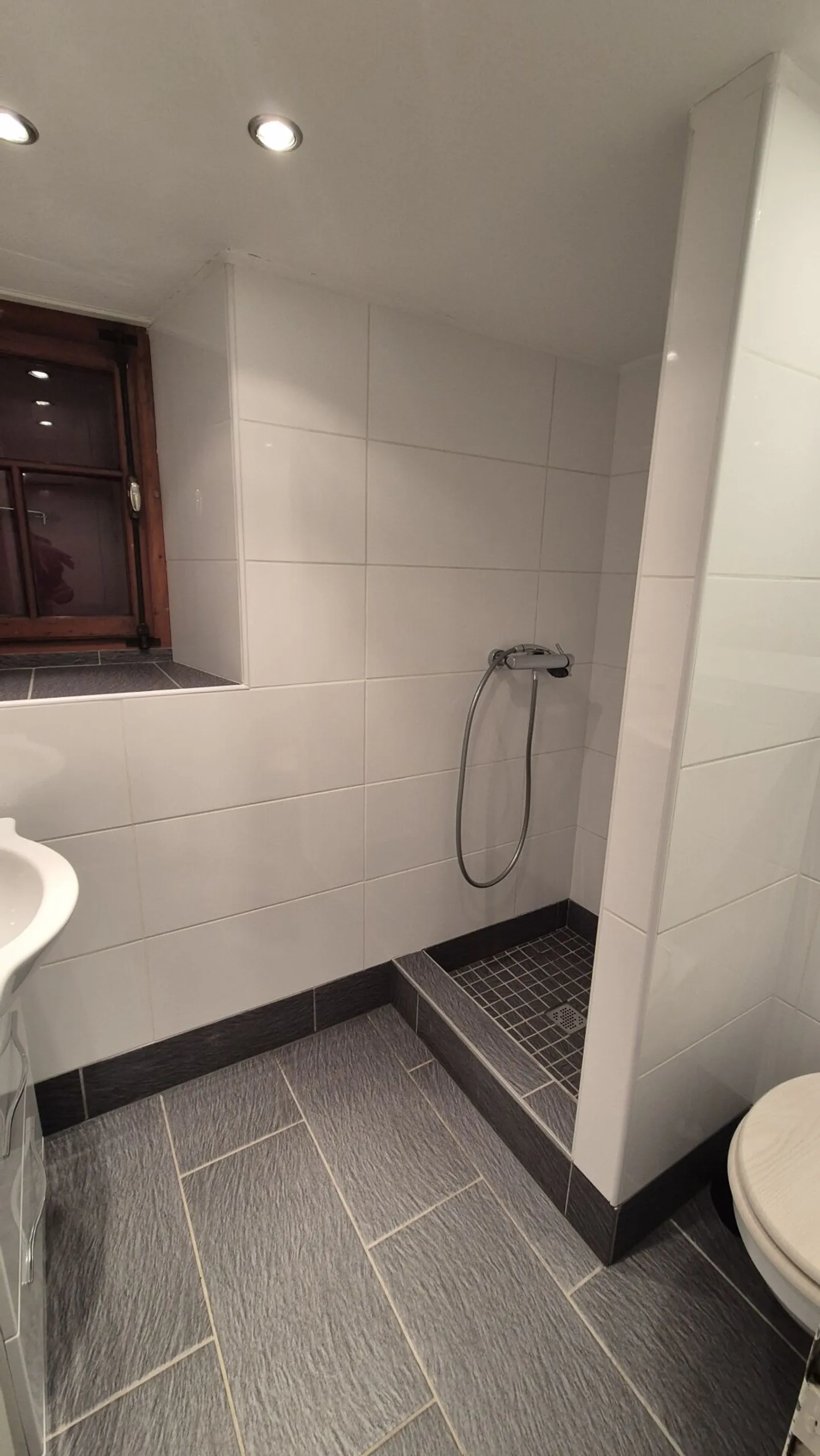 3-Zimmer-Haus mit Garten zu vermieten - Foto 8 von 9