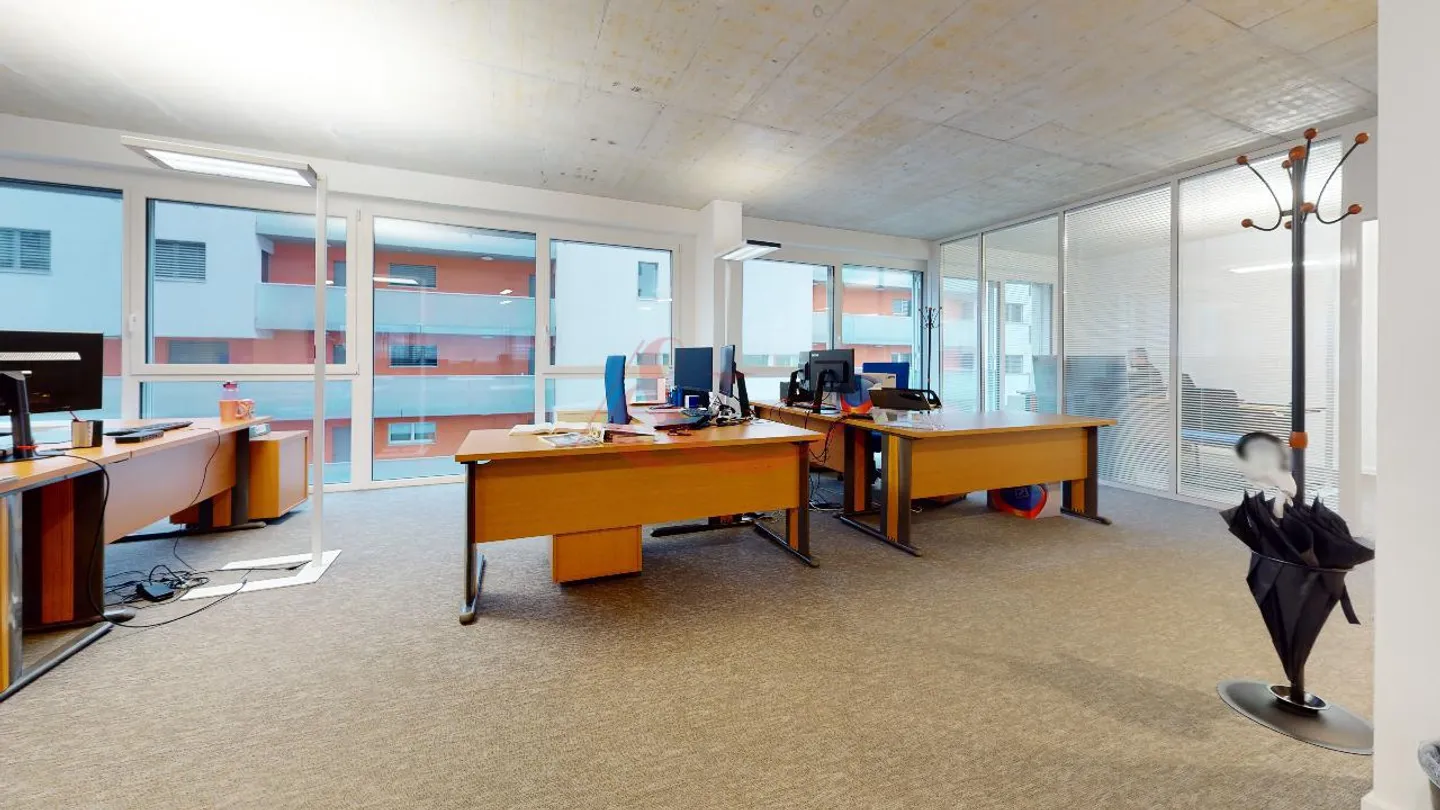 Office space for rent - Photo 3 of 10