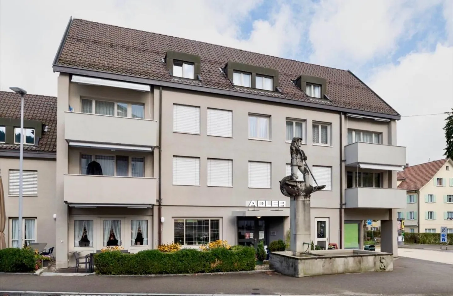 Restaurant de quartier traditionnel à St. Gallen St. Georgen - Photo 1 sur 12