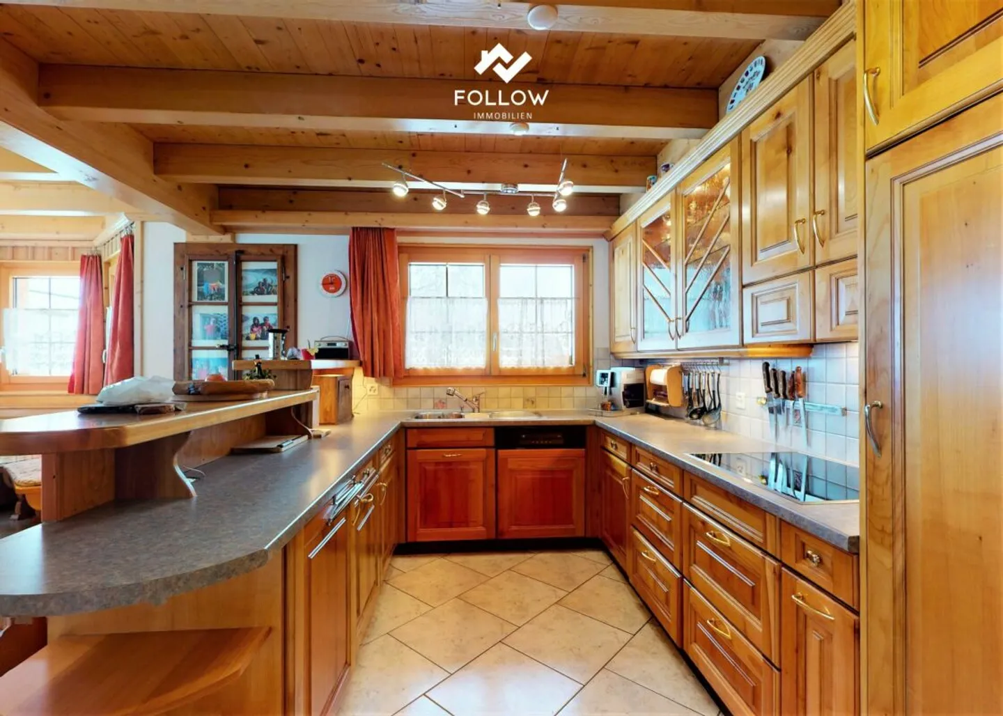 Live where others vacation! Large, well-kept and cozy chalet with expansion potential - Photo 2 of 12