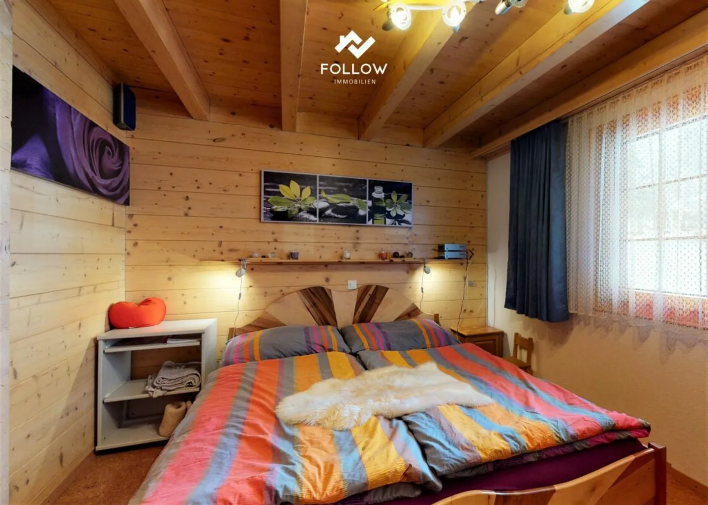 Live where others vacation! Large, well-kept and cozy chalet with expansion potential - Photo 4 of 12