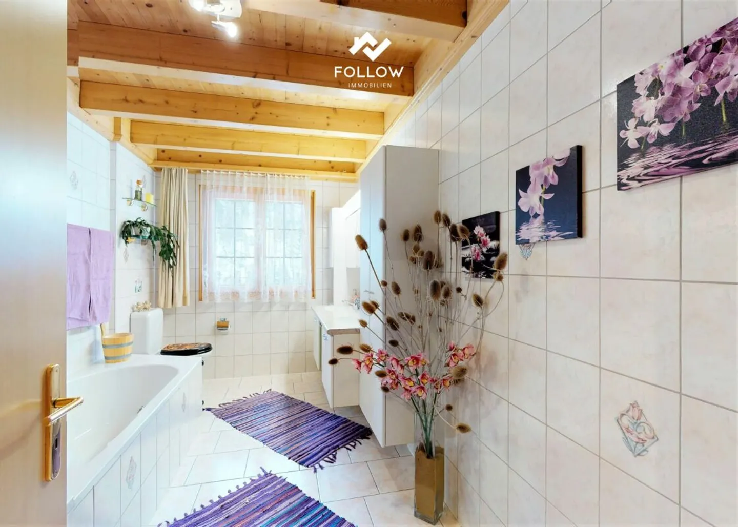 Live where others vacation! Large, well-kept and cozy chalet with expansion potential - Photo 5 of 12