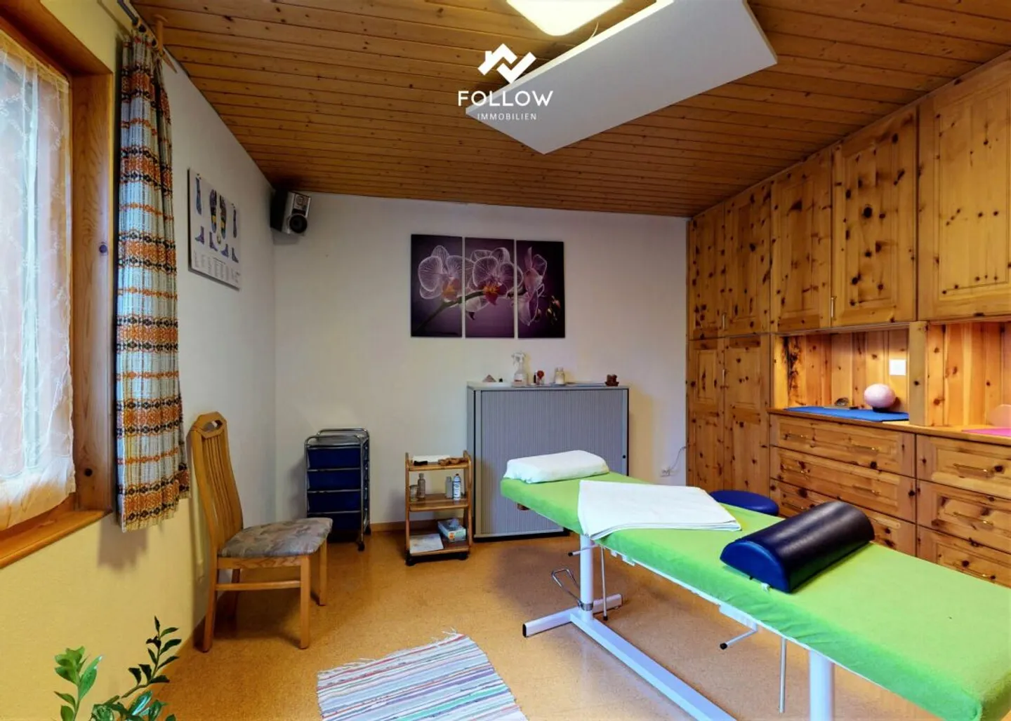 Live where others vacation! Large, well-kept and cozy chalet with expansion potential - Photo 7 of 12