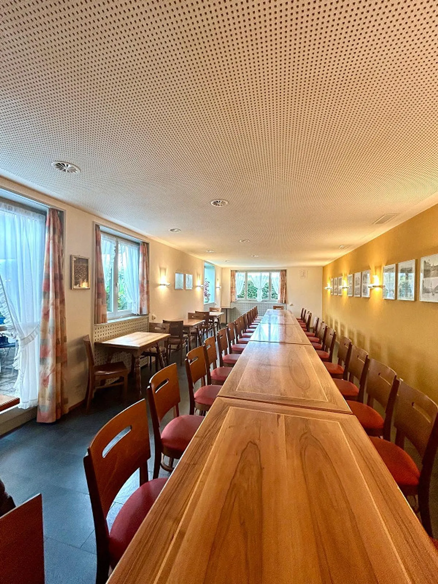 Restaurant de quartier traditionnel à St. Gallen St. Georgen - Photo 4 sur 12