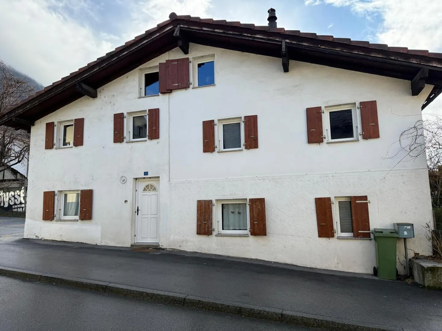 Charming Family House in Riddes - Photo 1 of 10