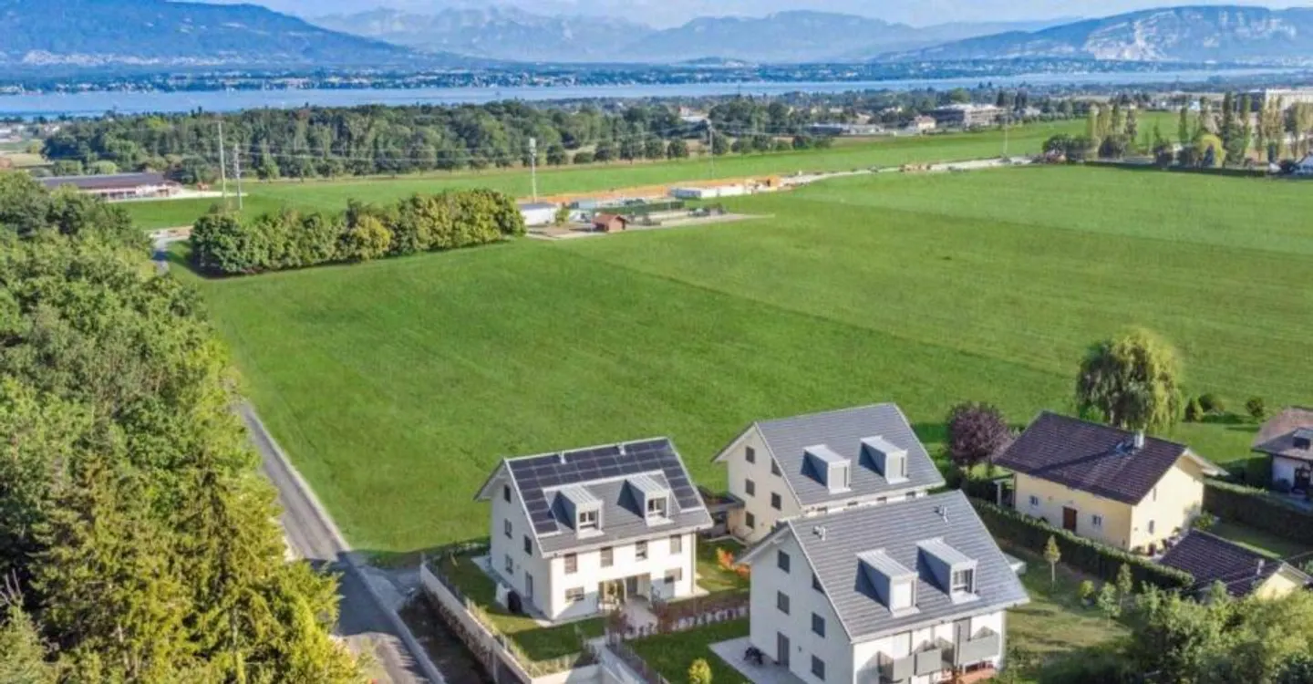 Villa a schiera di 6,5 stanze con giardino 368m2 - Foto 2 di 7
