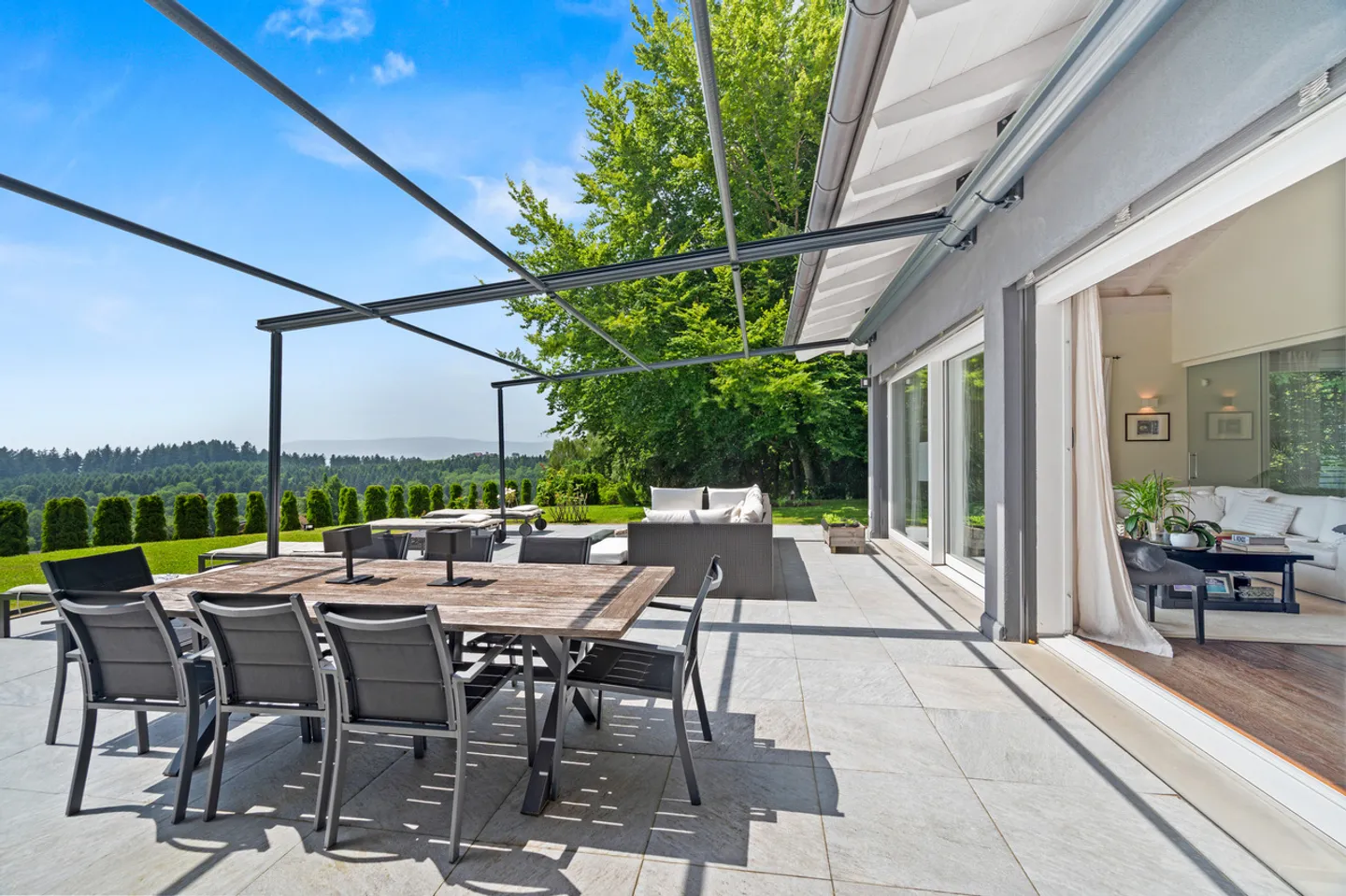 Elégante propriété familiale, sans nuisance et avec vue sur le lac. - Photo 6 sur 13