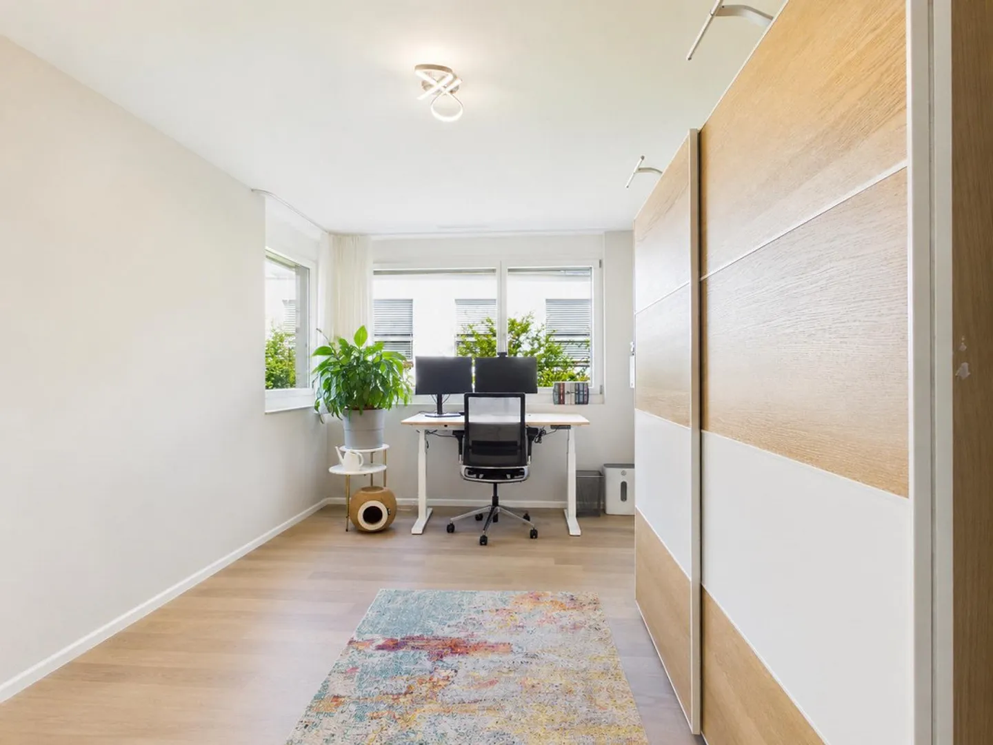 Bright 4.5-Room Minergie Apartment with Winter Garden and Balcony - Photo 8 of 15