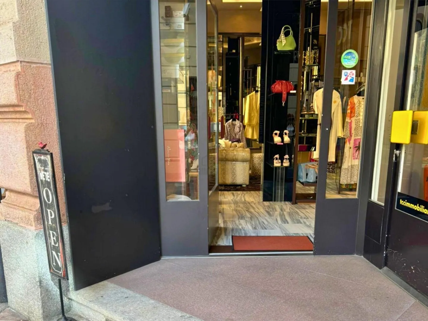 ZENTRALITÄT UND ELEGANZ IM HERZEN DER STADT, GARANTIERTER ERFOLG - Foto 2 von 10