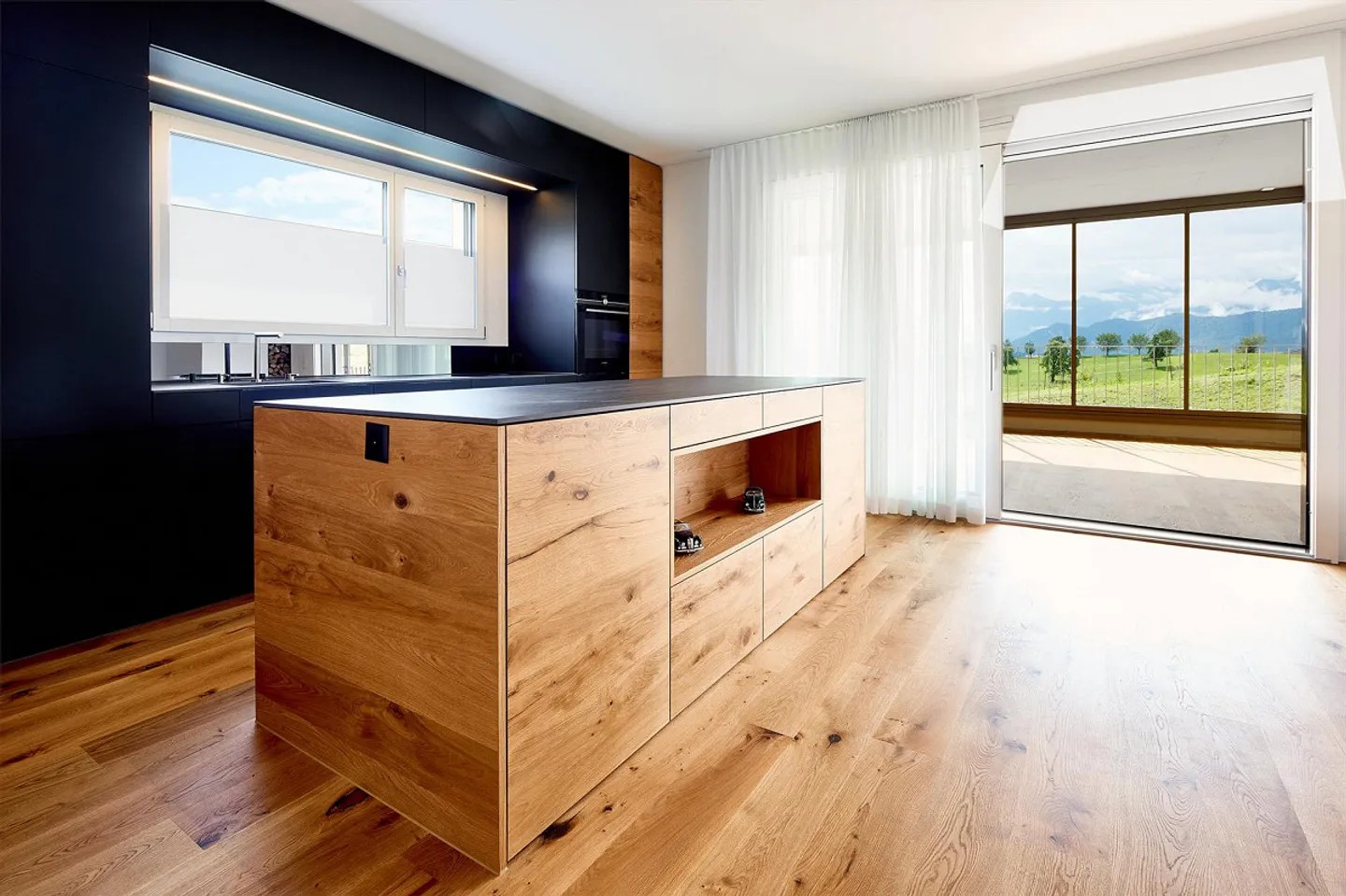 Appartement moderne de 4,5 pièces en rez-de-chaussée dans une maison bifamiliale - Photo 7 sur 10