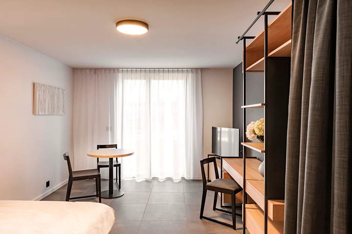 Studio meublé Medium d'environ 27m2 à 28m2 - Photo 3 of 10