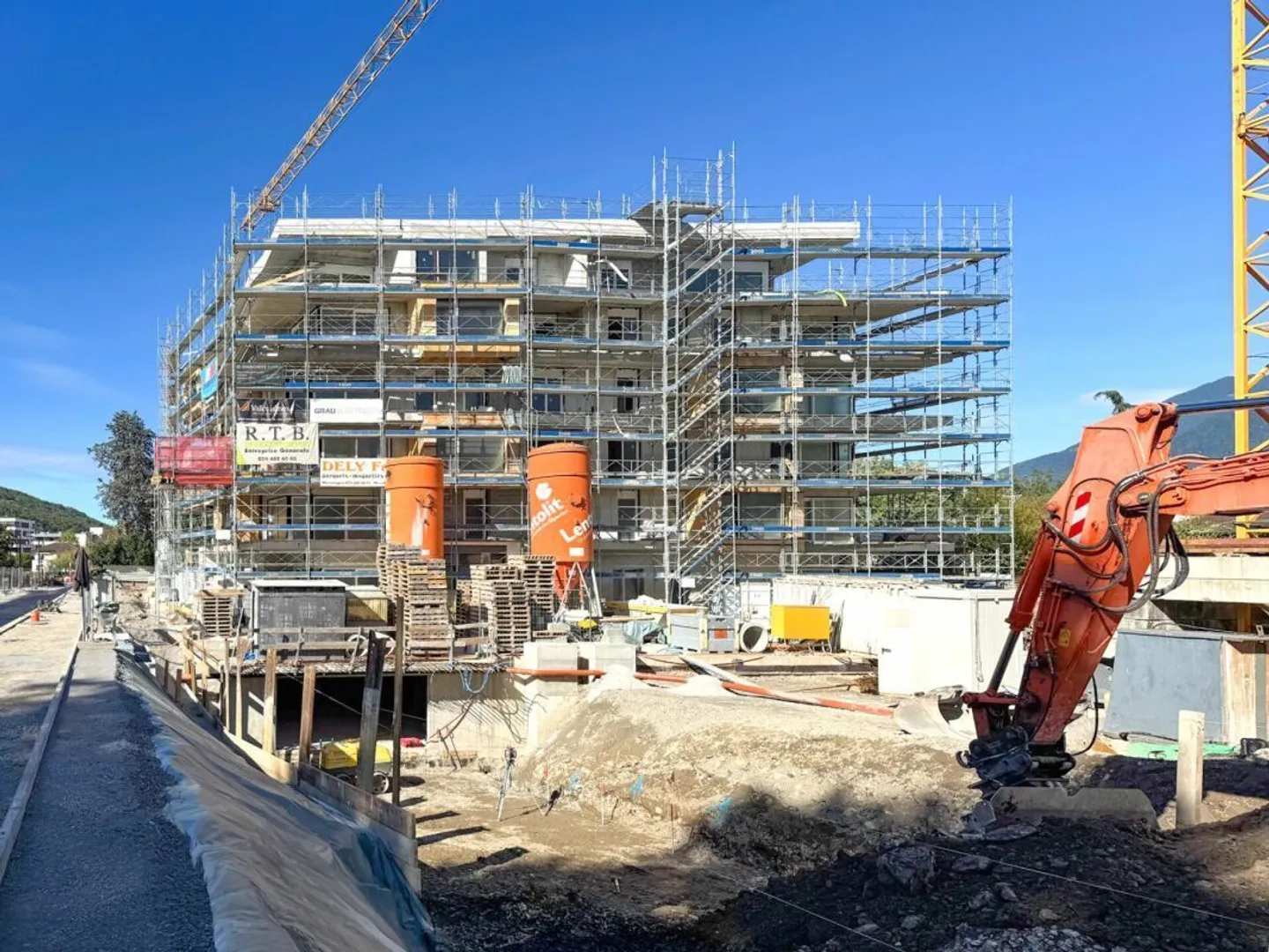 Bel appartement de 2,5 pièces au centre de Monthey - Photo 2 sur 12