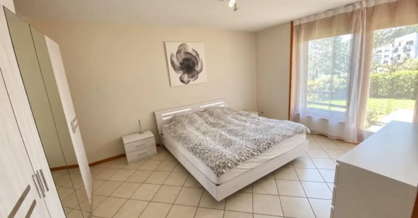 00029 - Spacious 4.5 rooms with outdoor space and 2 bathrooms - Vy d'Etra 76 - Neuchâtel - Photo 3 of 8
