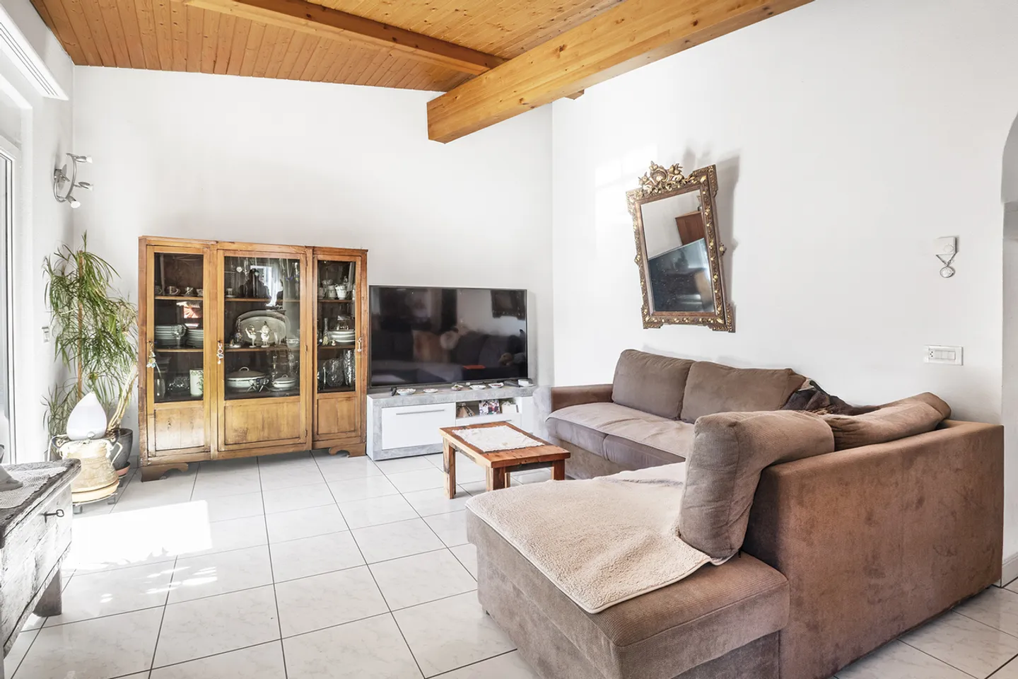 Maison individuelle avec terrasse et petit jardin - Photo 5 sur 13