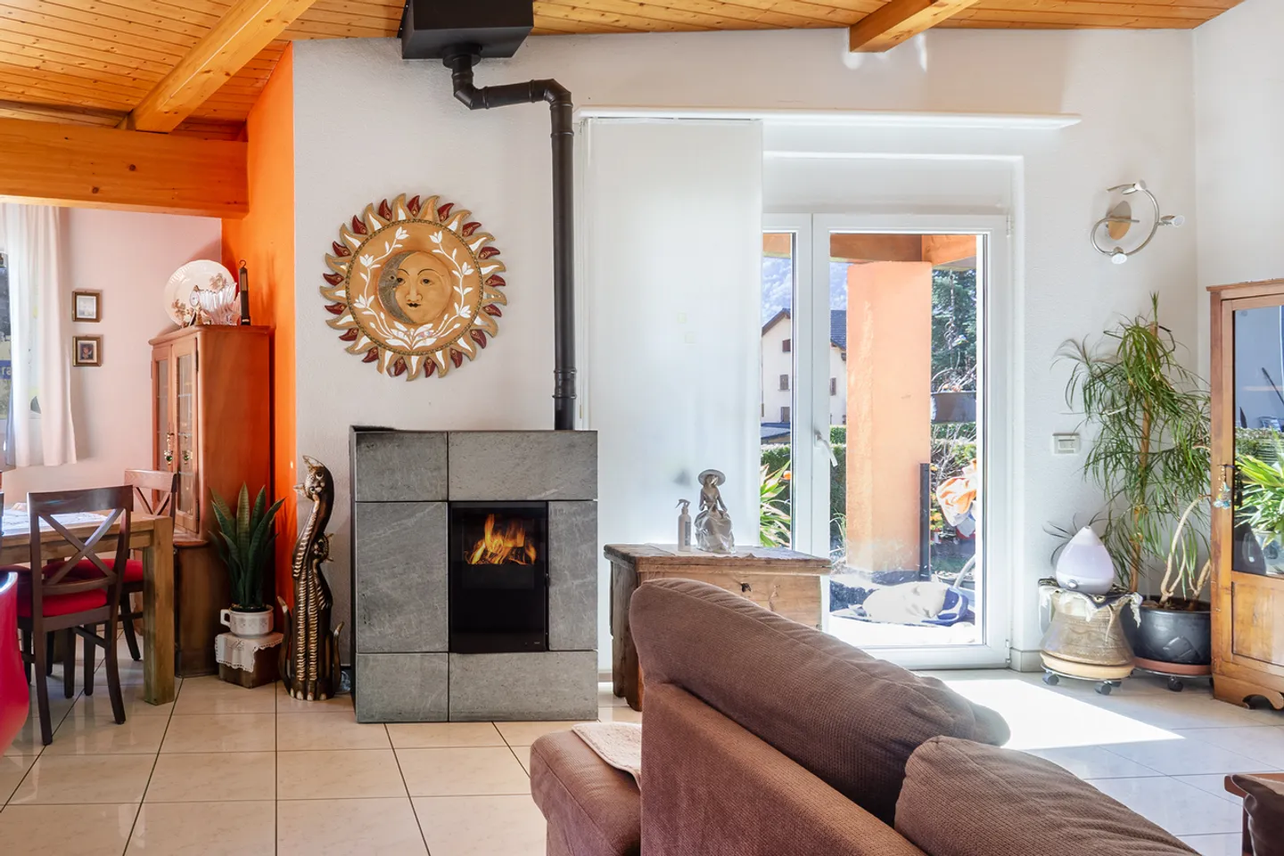 Maison individuelle avec terrasse et petit jardin - Photo 6 sur 13