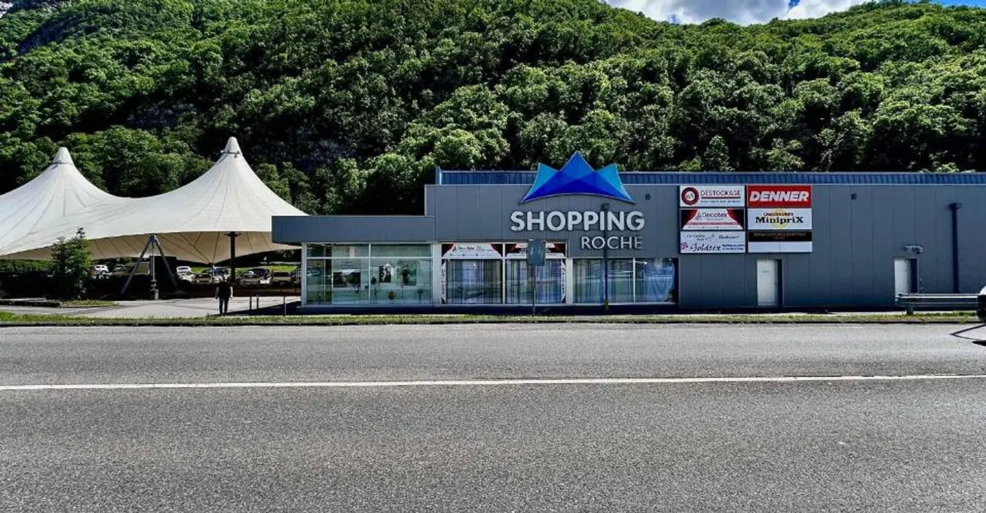 1.400 m² verfügbar im SHOPPING ROCHE Einkaufszentrum - Foto 1 von 3