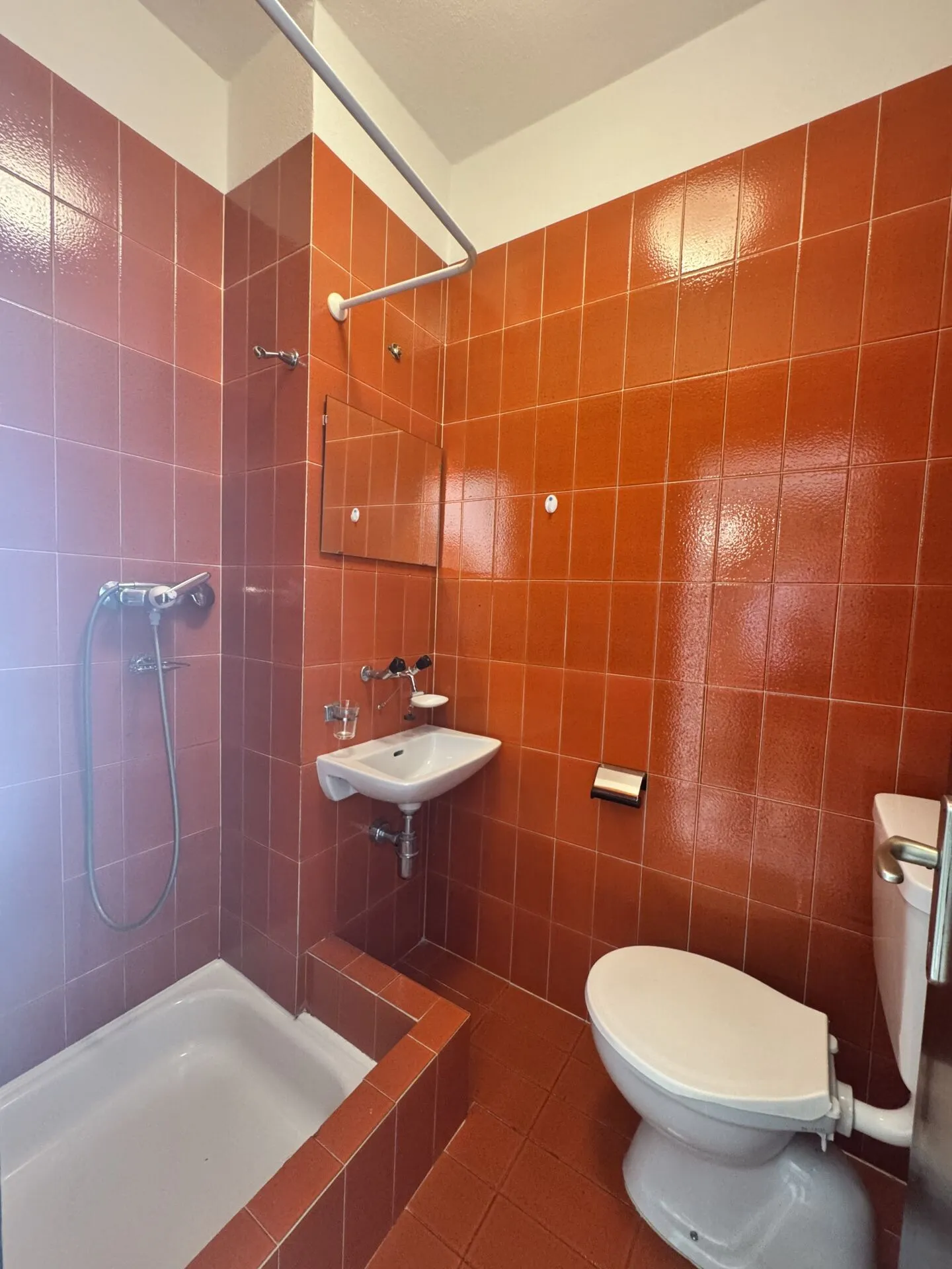 Bright, renovation-required apartment on the 5th floor - Photo 5 of 6