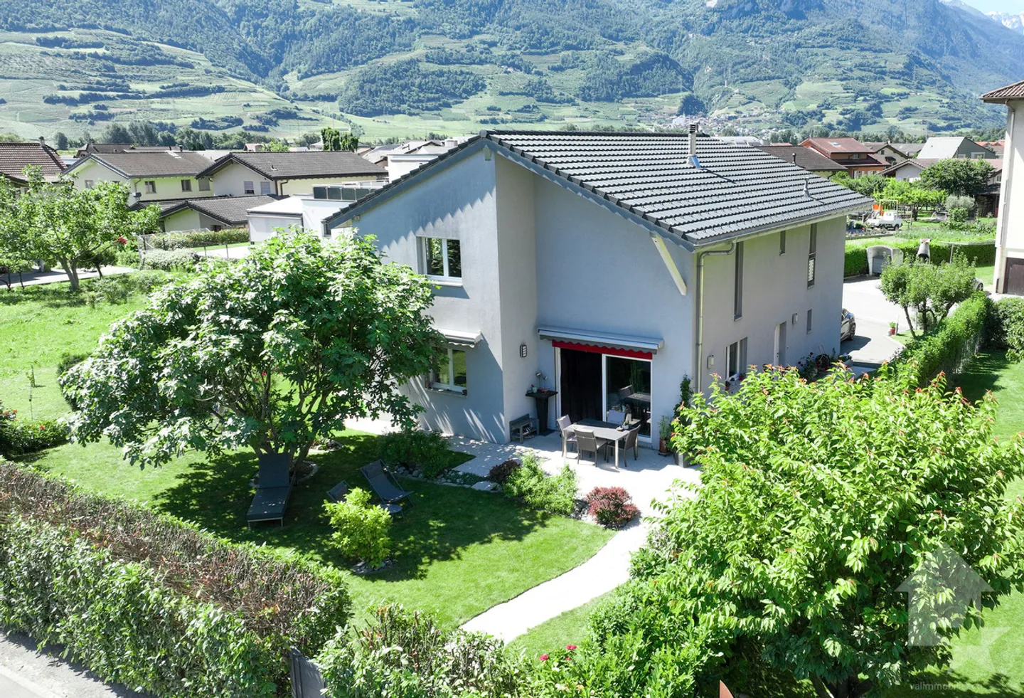Splendida villa di 4,5 p + annesso, tranquilla, soleggiata, vista - Foto 1 di 13