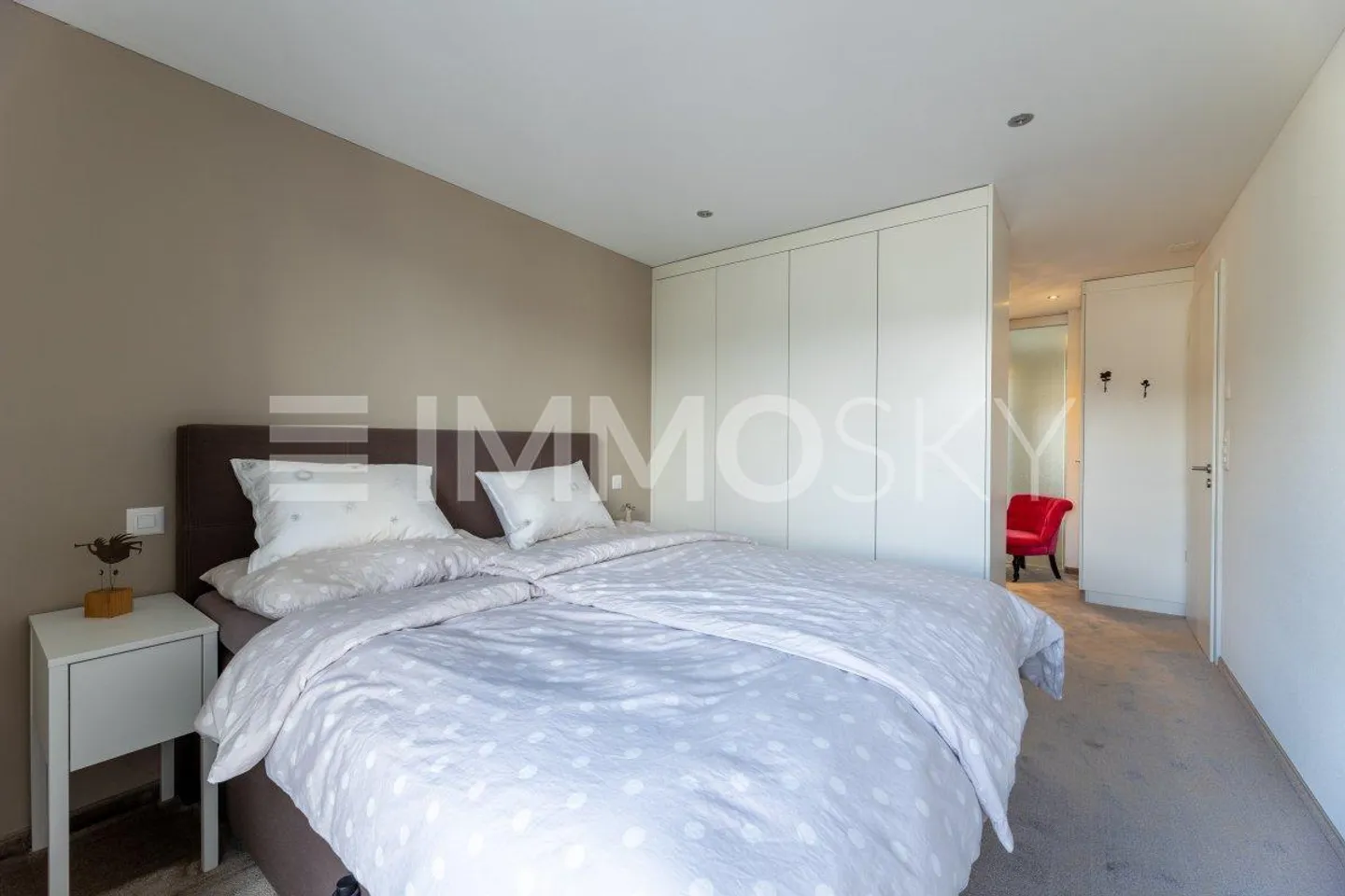 Spacious Attic with Modern Comfort - Photo 3 of 5
