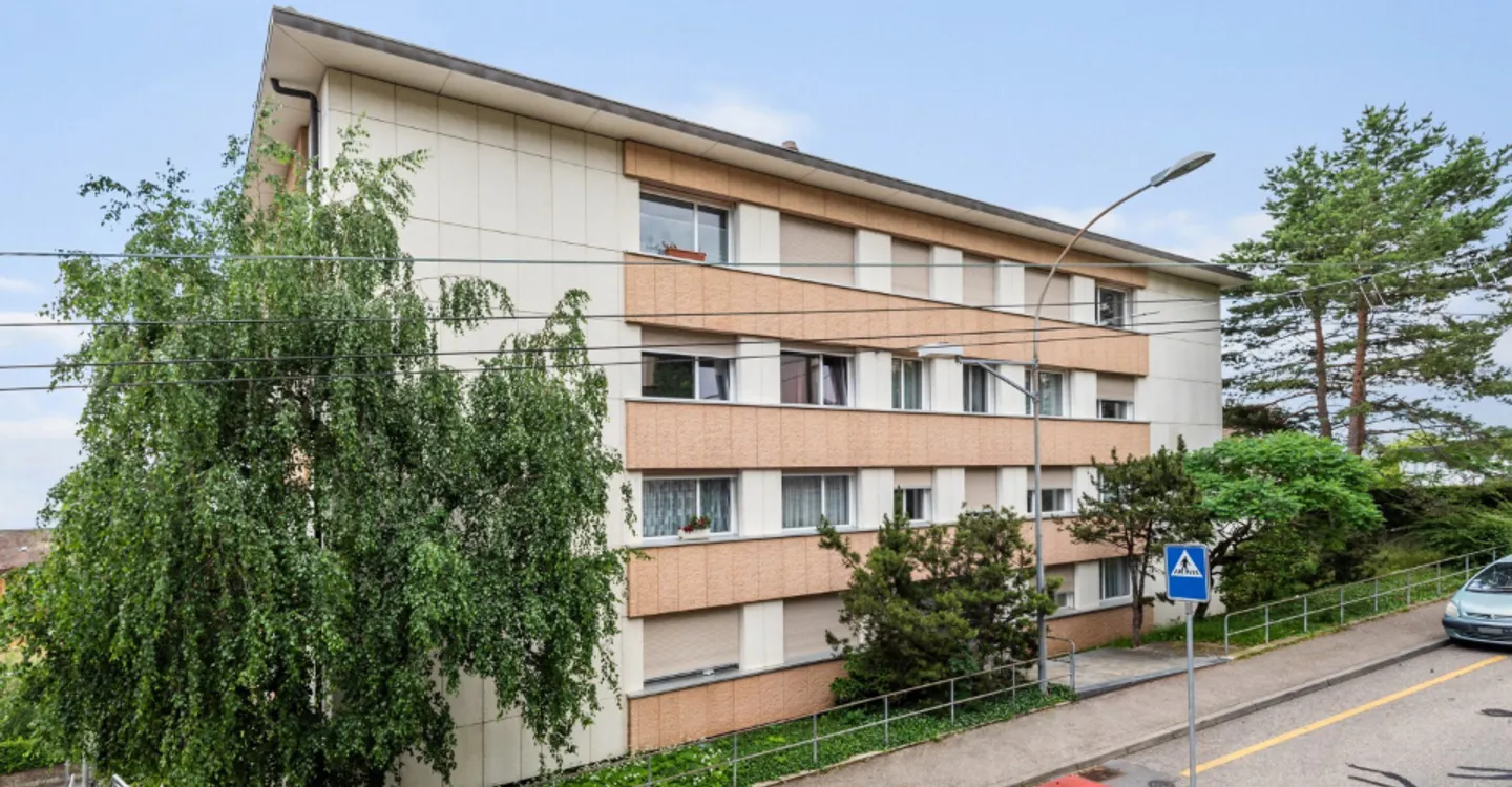 Schöne 5,5-Zimmer-Wohnung mit außergewöhnlichem Seeblick - Foto 2 von 10