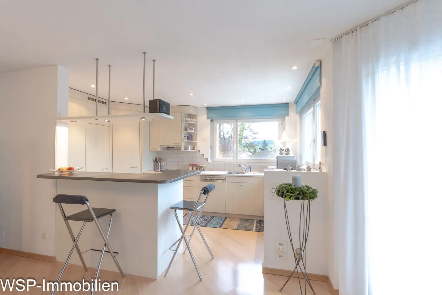 View - Peace - Winter Garden - Photo 4 of 17